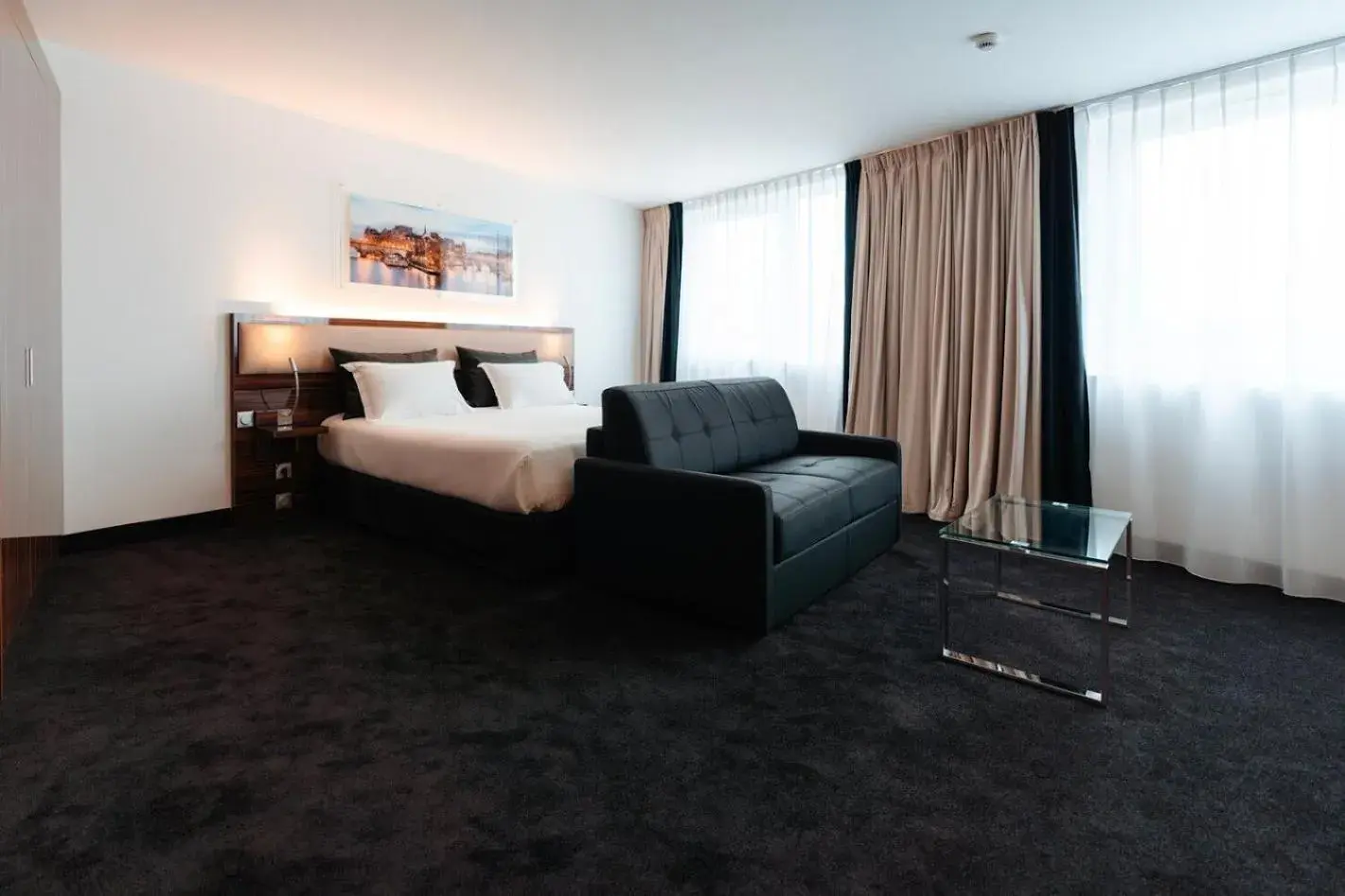 Photo of the whole room, Bed in Westotel Taverny - Paris Val-d'Oise Photo of the whole room, Bed in Westotel Taverny - Paris Val-d'Oise