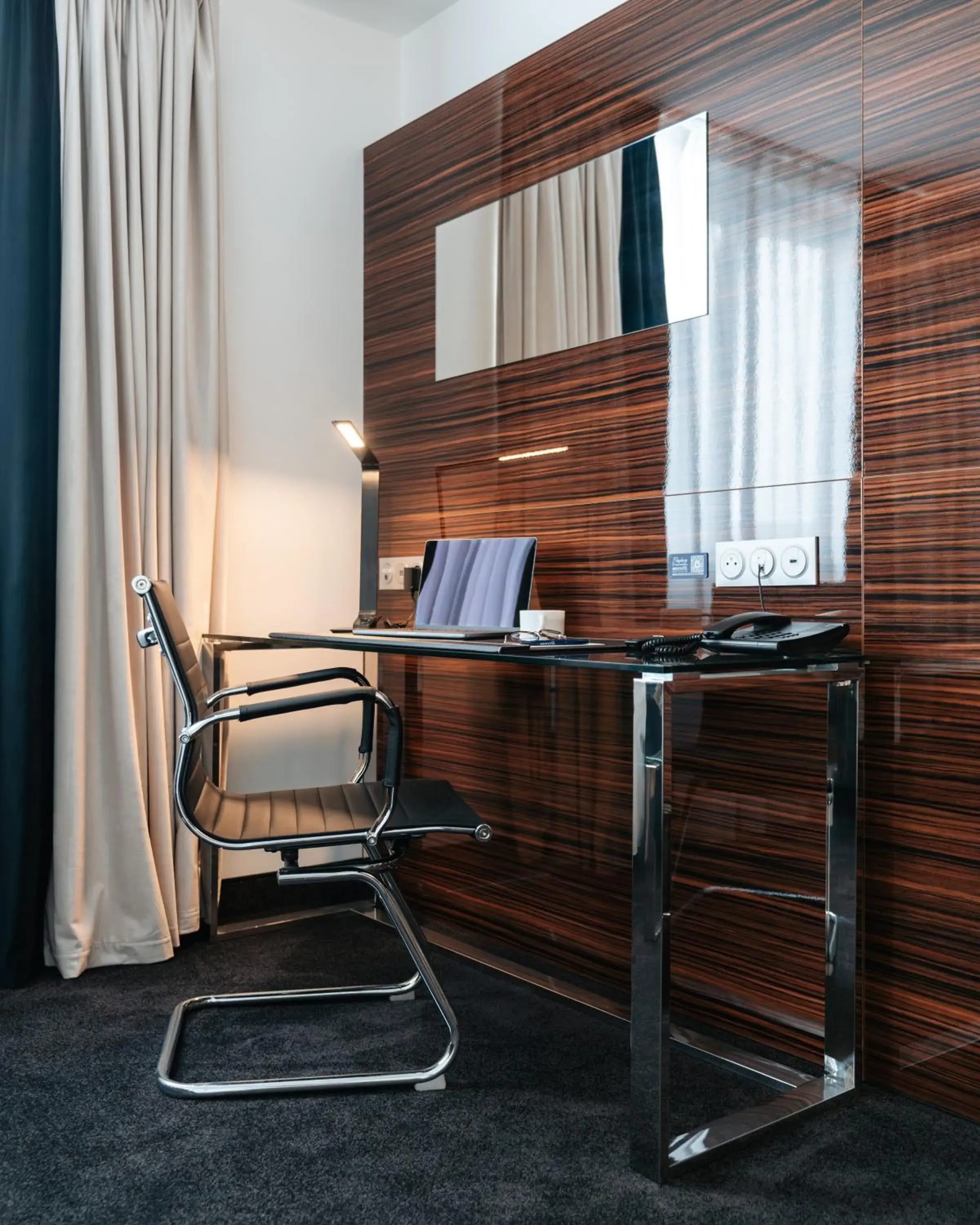 Seating area in Westotel Taverny - Paris Val-d'Oise Seating area in Westotel Taverny - Paris Val-d'Oise