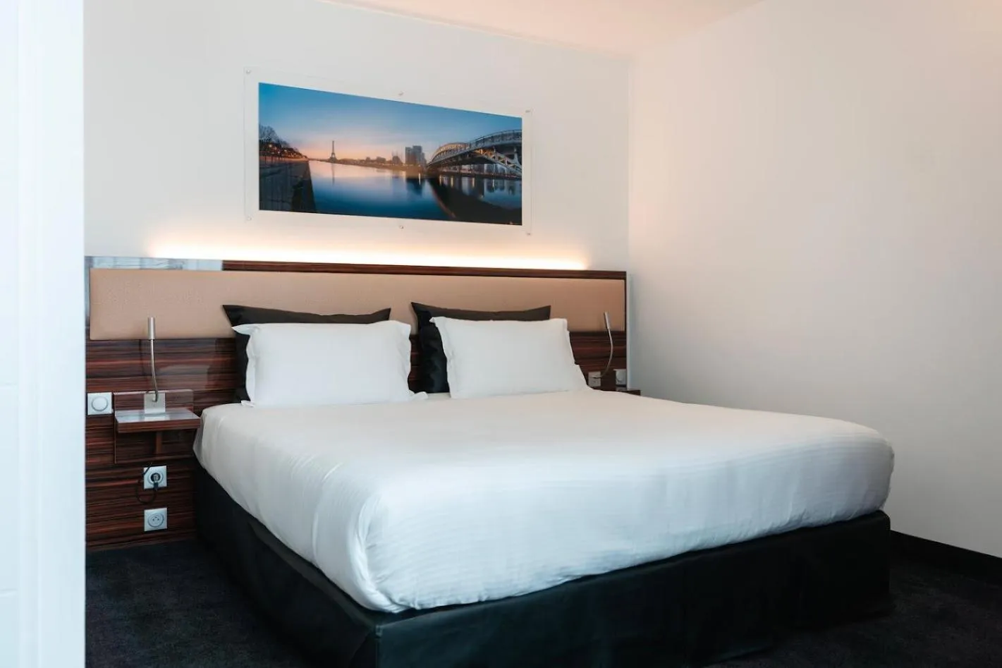 Bedroom, Bed in Westotel Taverny - Paris Val-d'Oise