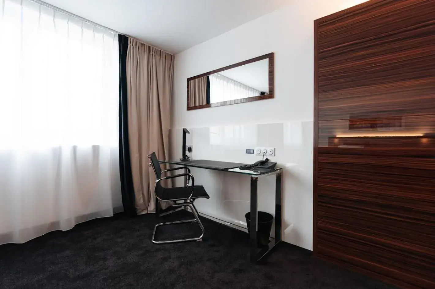 Bedroom in Westotel Taverny - Paris Val-d'Oise Bedroom in Westotel Taverny - Paris Val-d'Oise