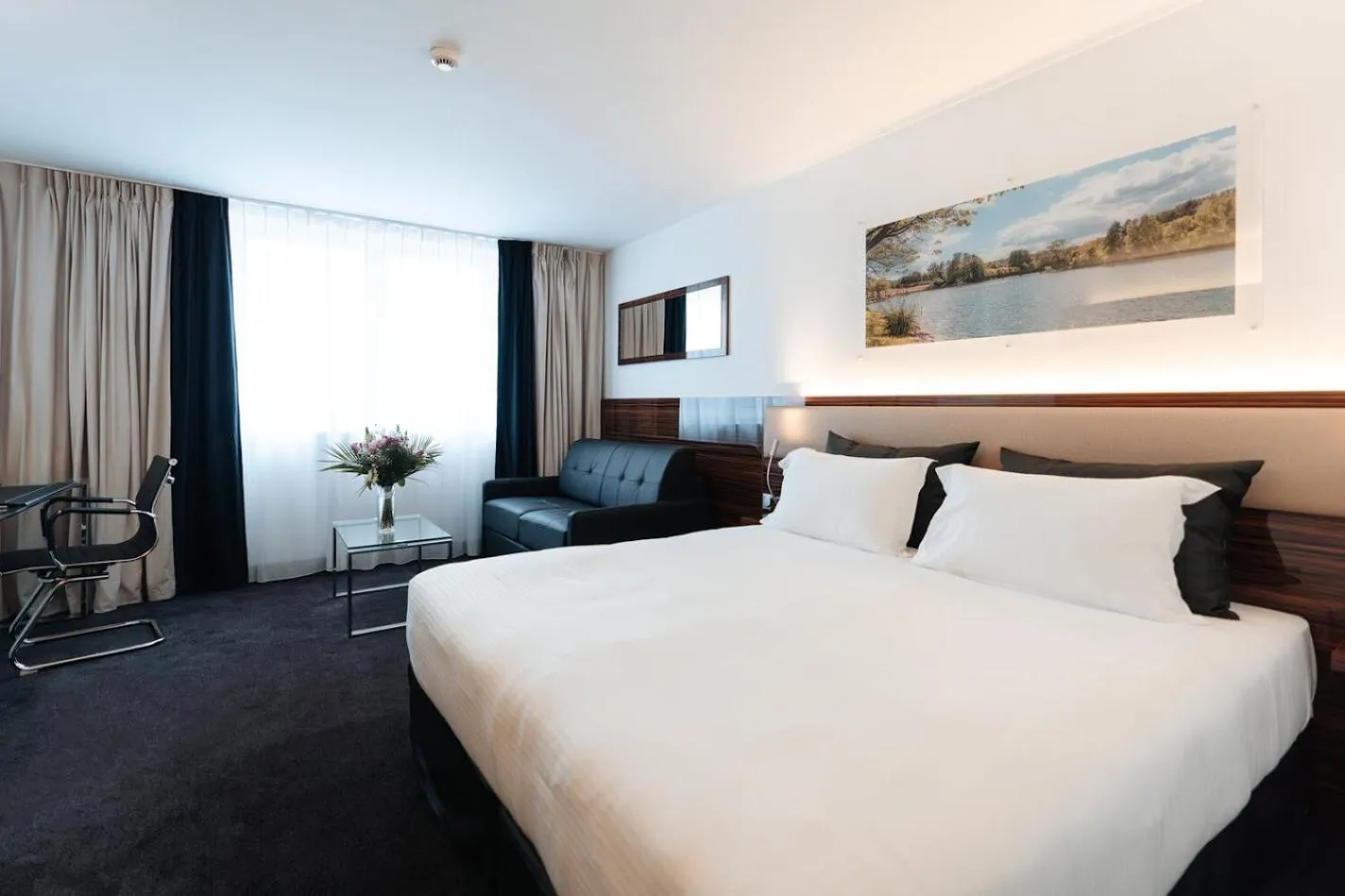 Bed in Westotel Taverny - Paris Val-d'Oise