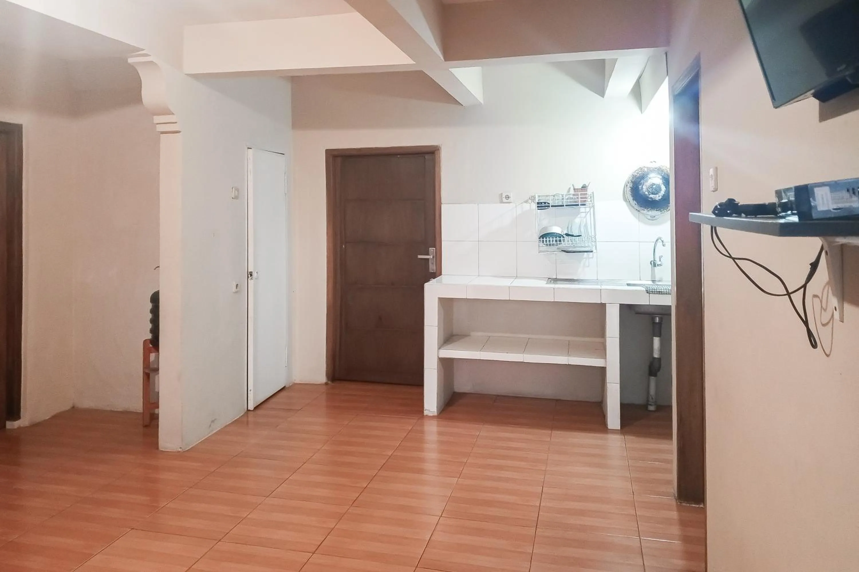 Kitchen or kitchenette in Villa d'Oasis 2 Puncak Mitra RedDoorz