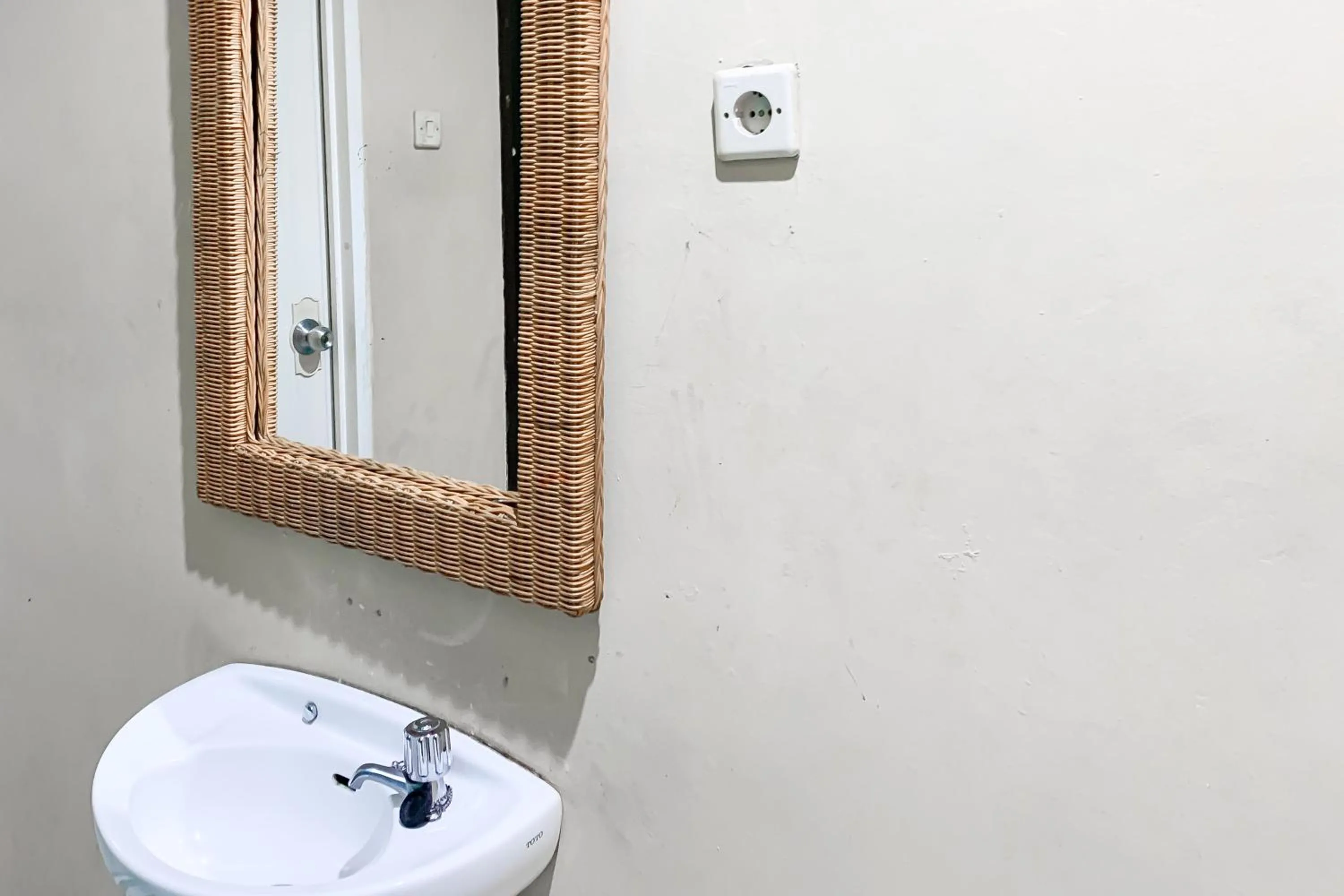 Bathroom in Villa d'Oasis 2 Puncak Mitra RedDoorz