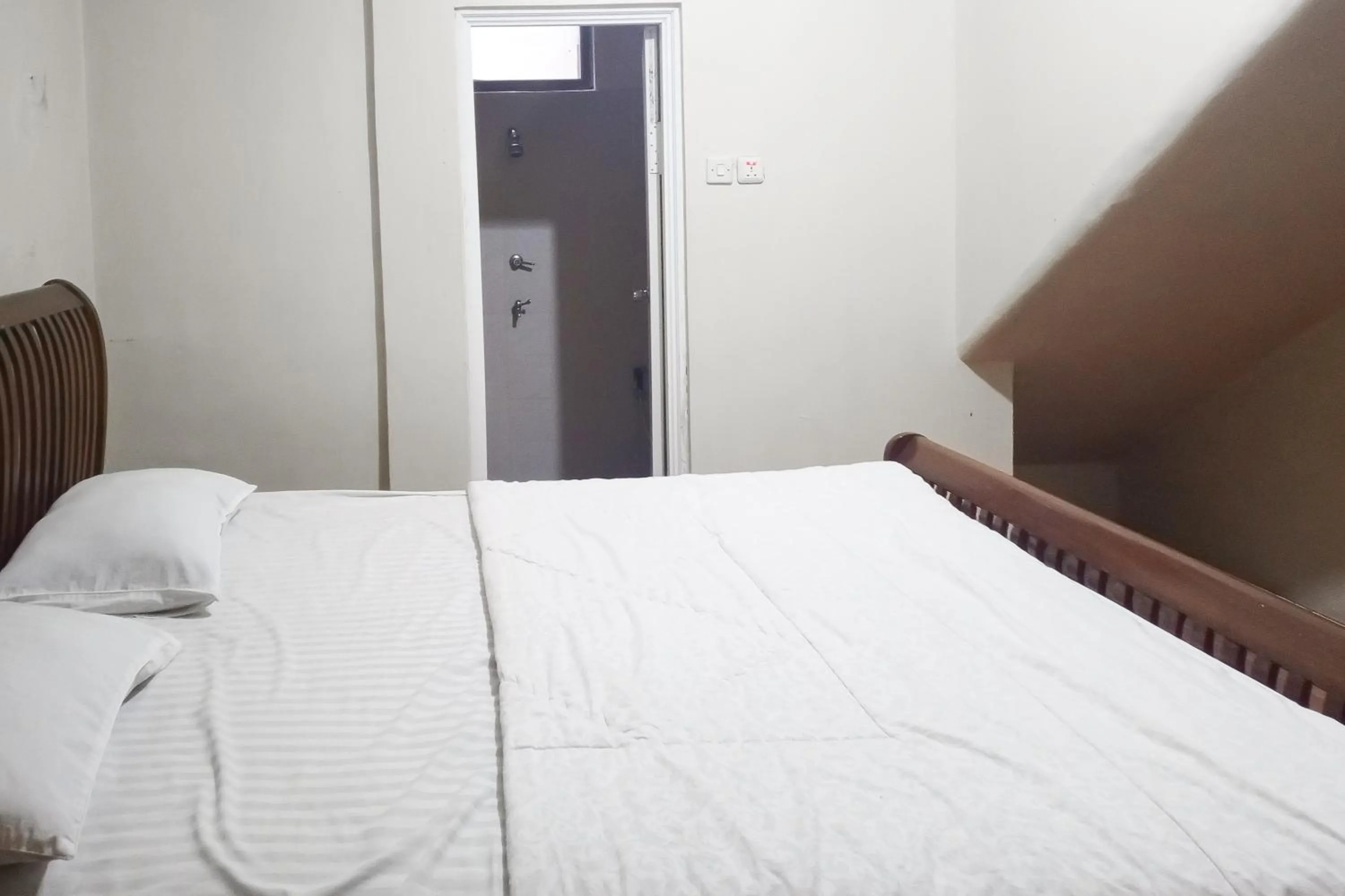 Bedroom, Bed in Villa d'Oasis 2 Puncak Mitra RedDoorz