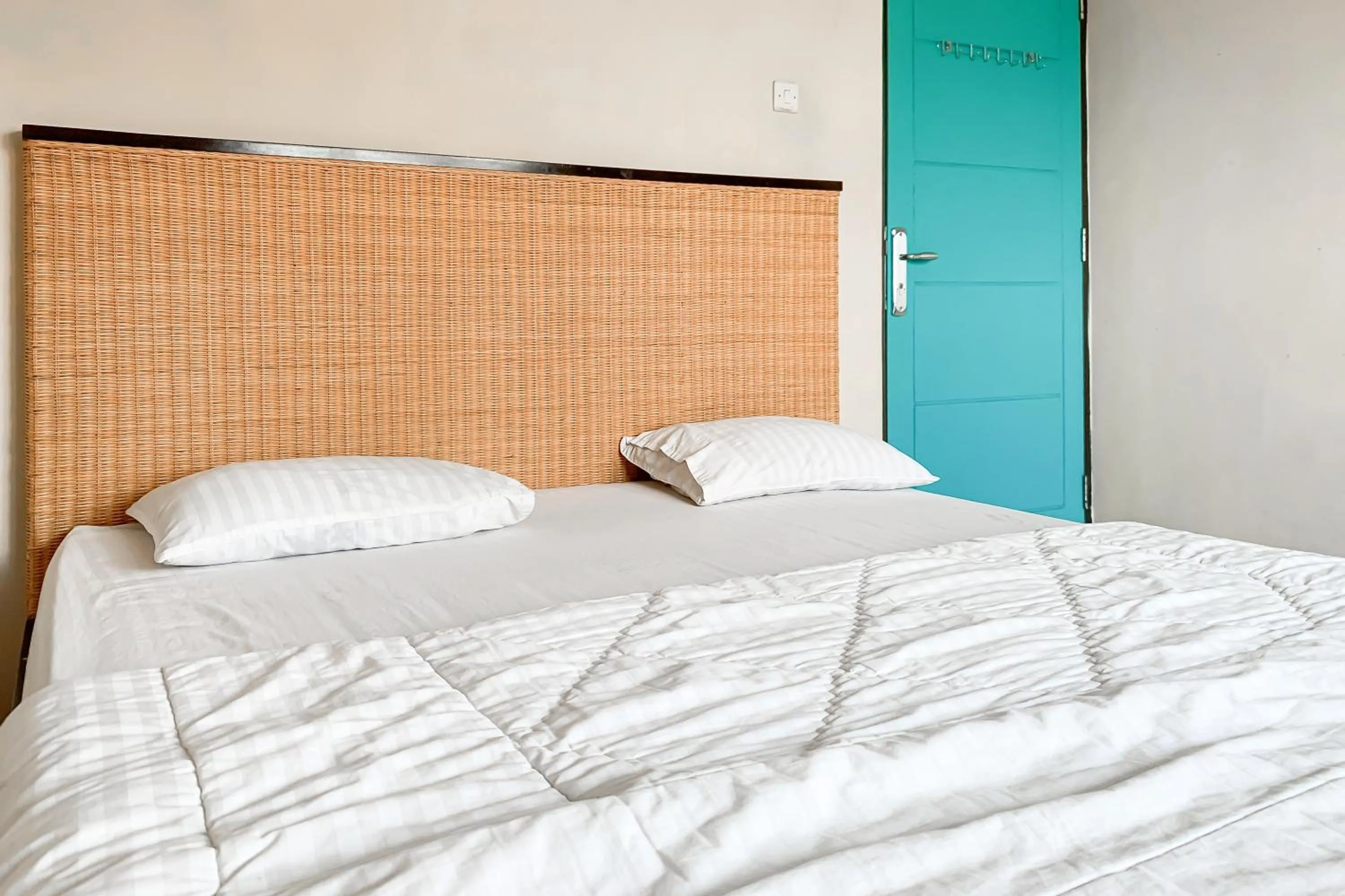 Bedroom, Bed in Villa d'Oasis 2 Puncak Mitra RedDoorz