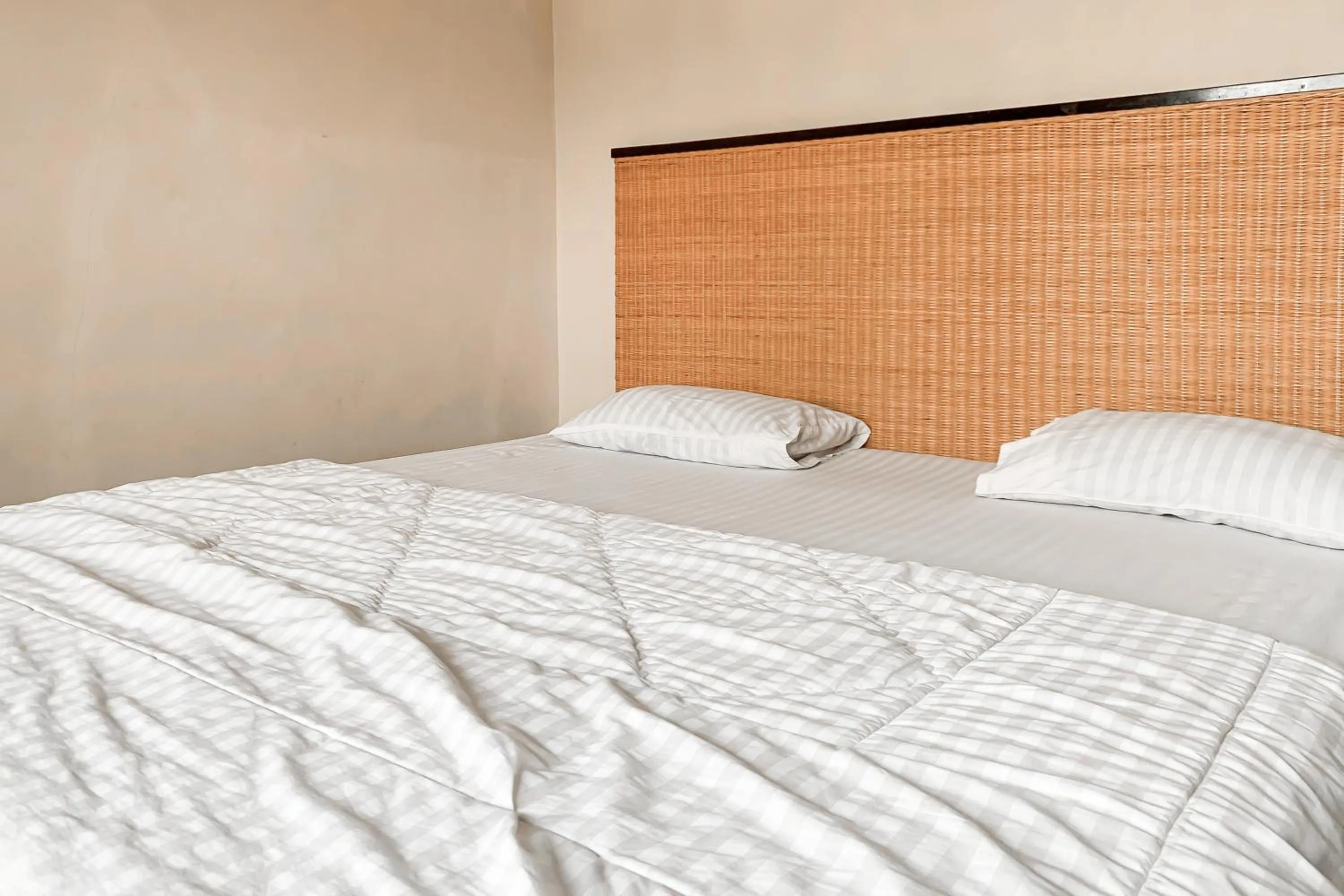 Bedroom, Bed in Villa d'Oasis 2 Puncak Mitra RedDoorz