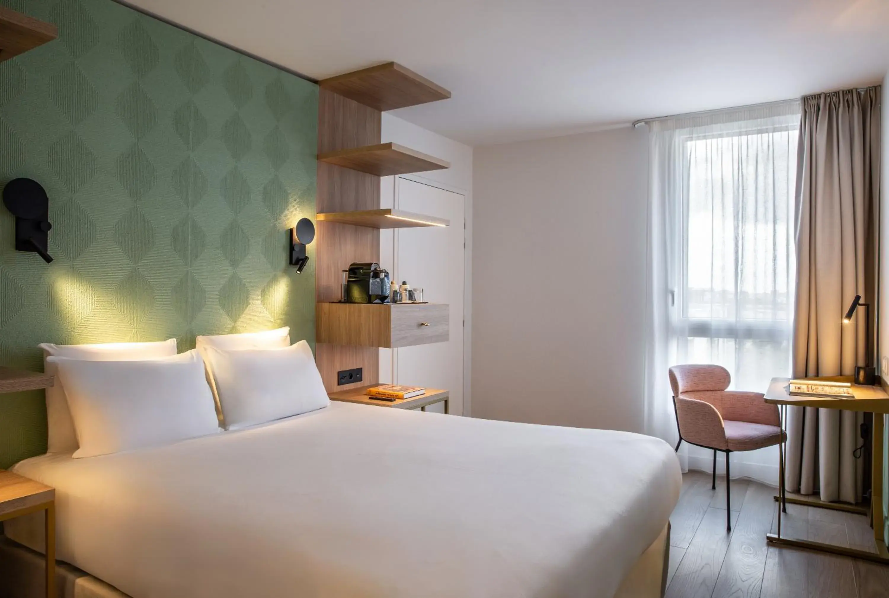 Bed in Hôtel Kyriad Prestige Paris Asnieres Bed in Hôtel Kyriad Prestige Paris Asnieres