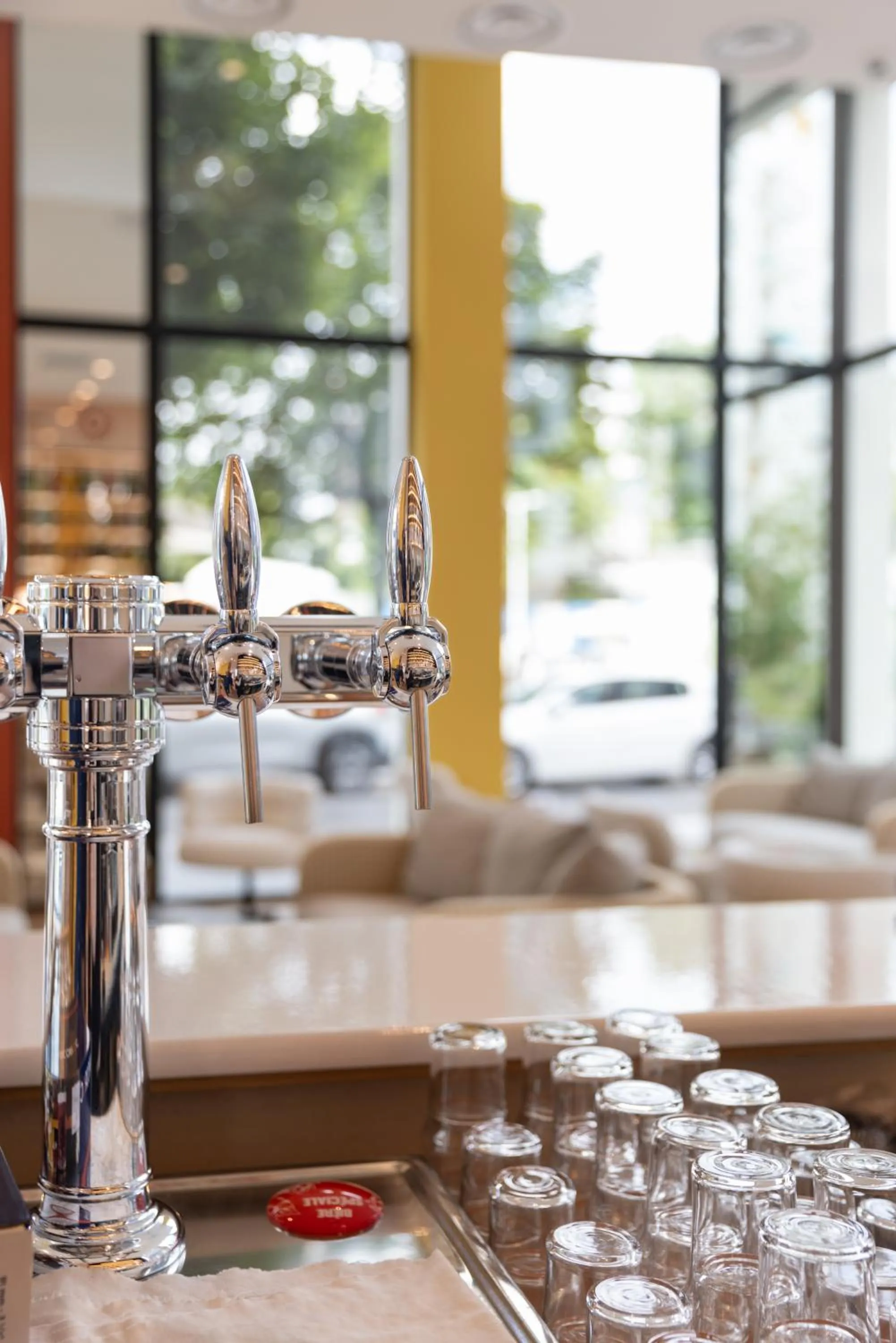 Lounge or bar in Hôtel Kyriad Prestige Paris Asnieres