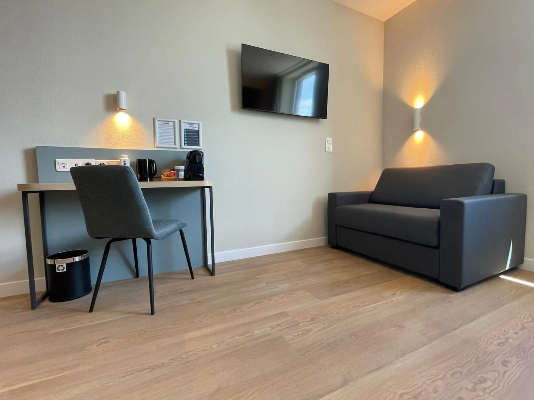 Living room in Kyriad Limoges - Ester