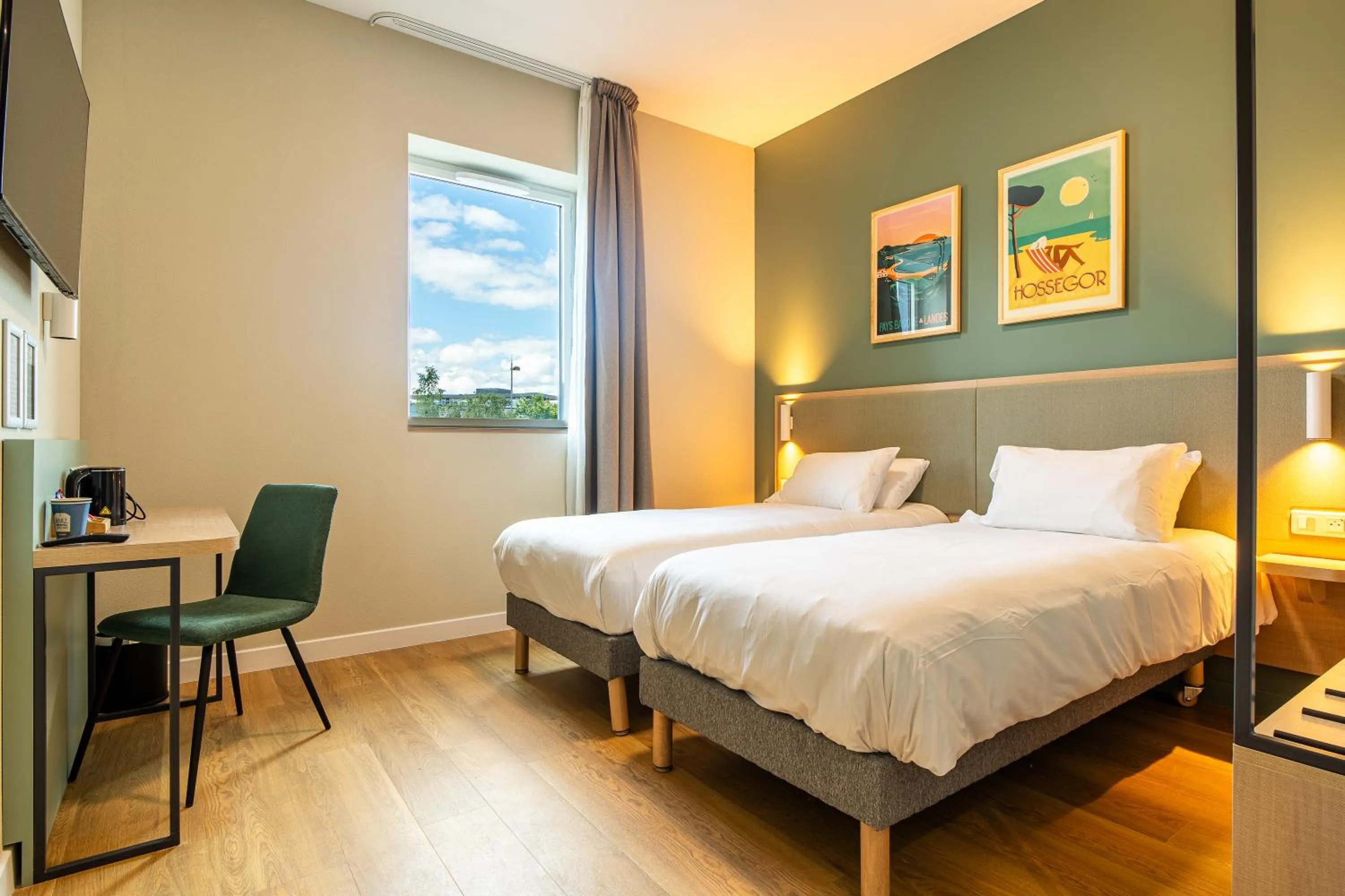 Photo of the whole room, Bed in Kyriad Limoges - Ester