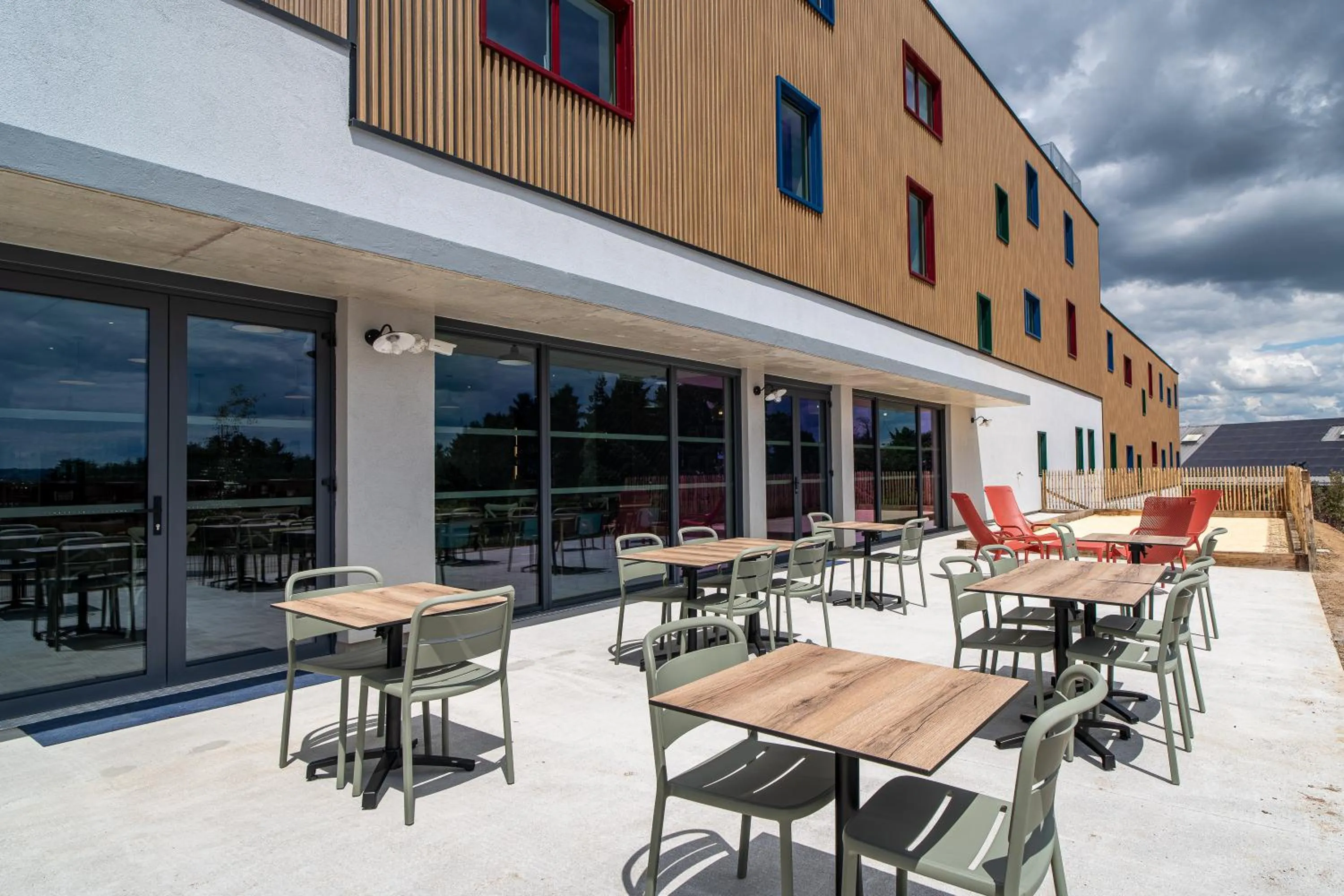 Patio in Kyriad Limoges - Ester