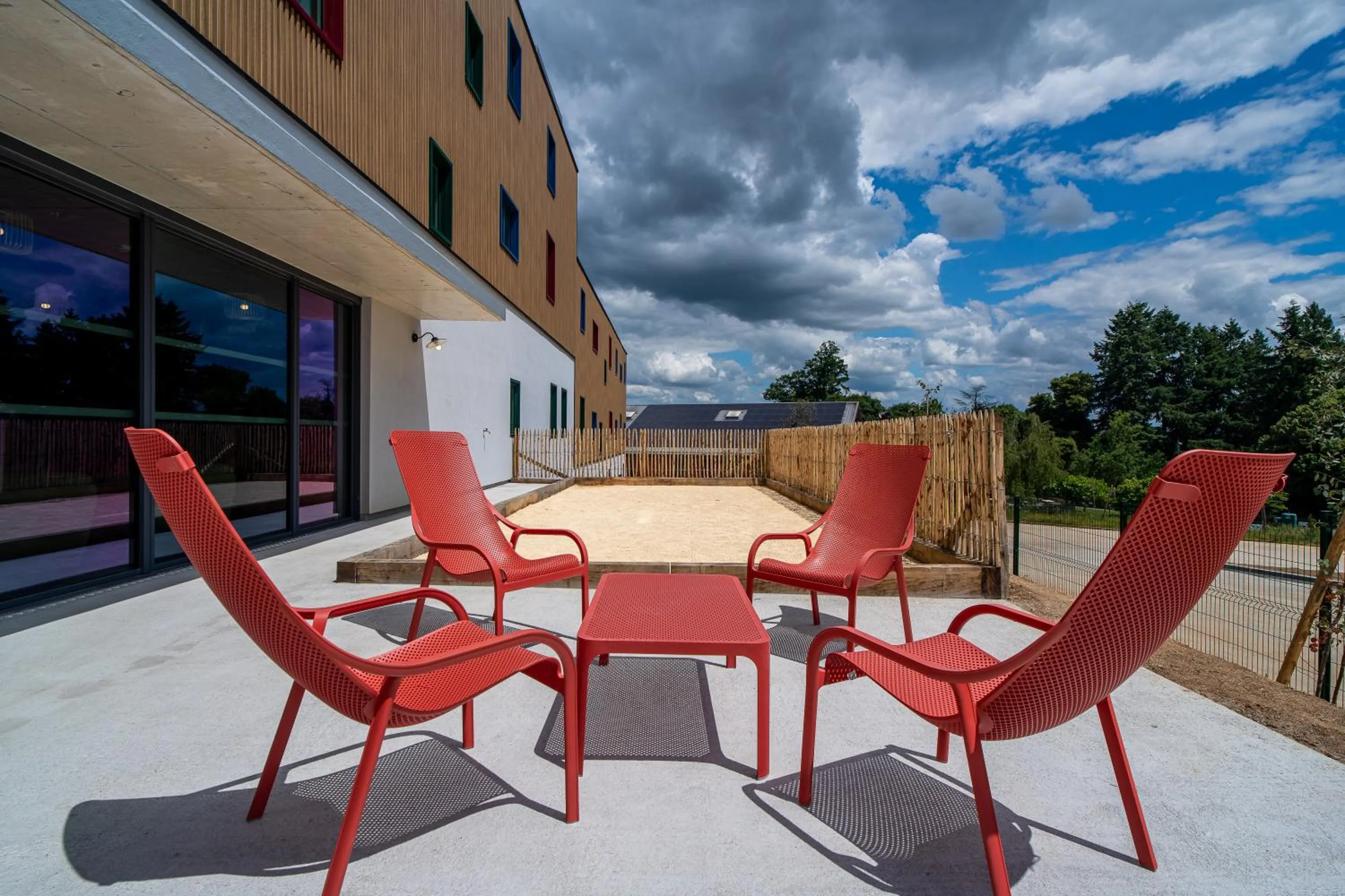 Patio in Kyriad Limoges - Ester