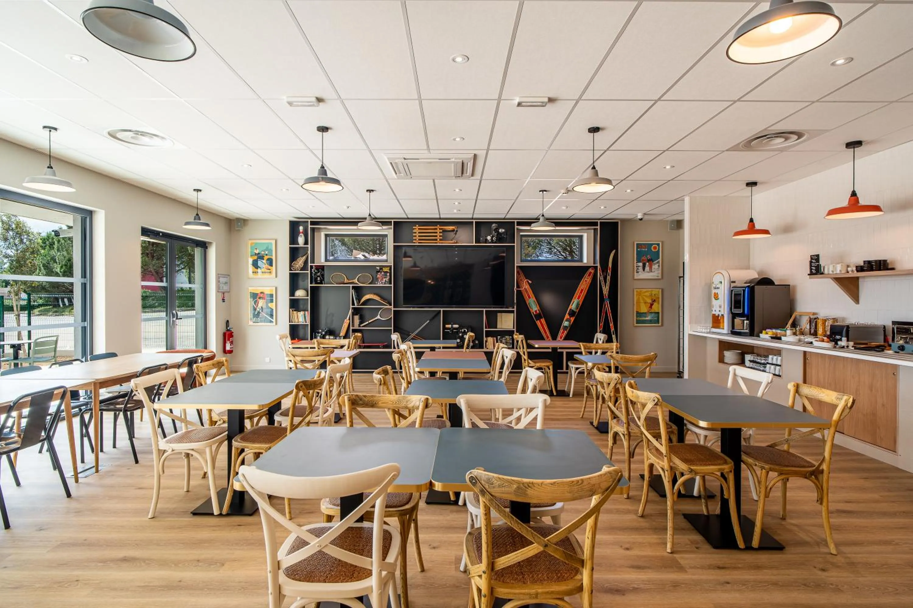 Buffet breakfast in Kyriad Limoges - Ester