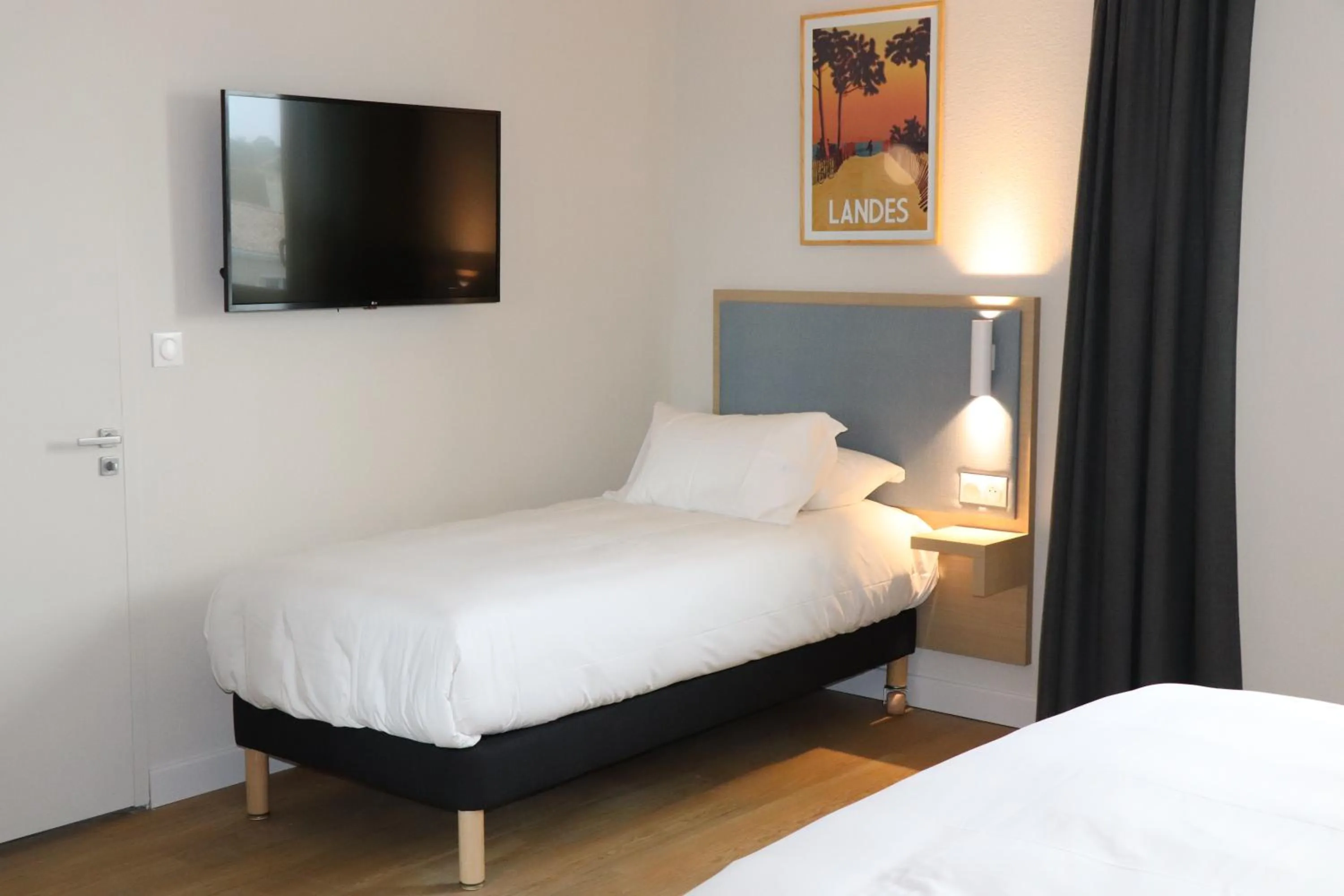 Bed in Kyriad Limoges - Ester