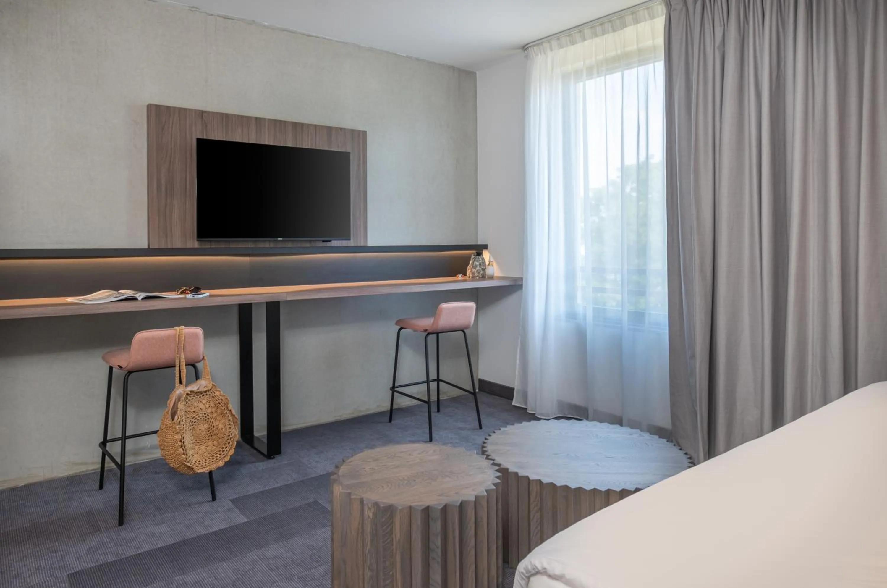 TV and multimedia, Bed in Kyriad Chateauroux Nord - Aéroport