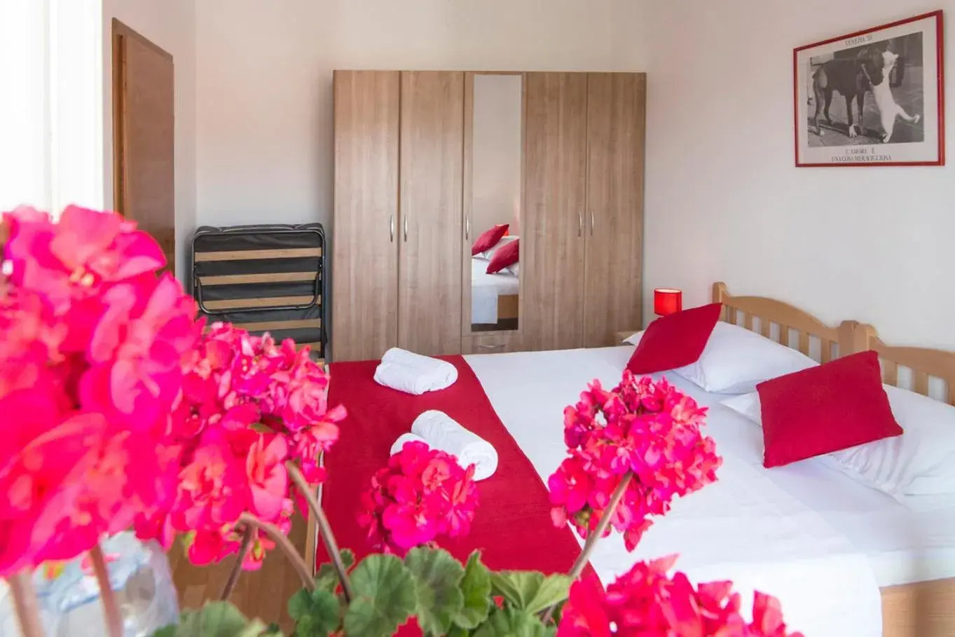 Bedroom, Bed in Cozy apartment ISKRA Bedroom, Bed in Cozy apartment ISKRA