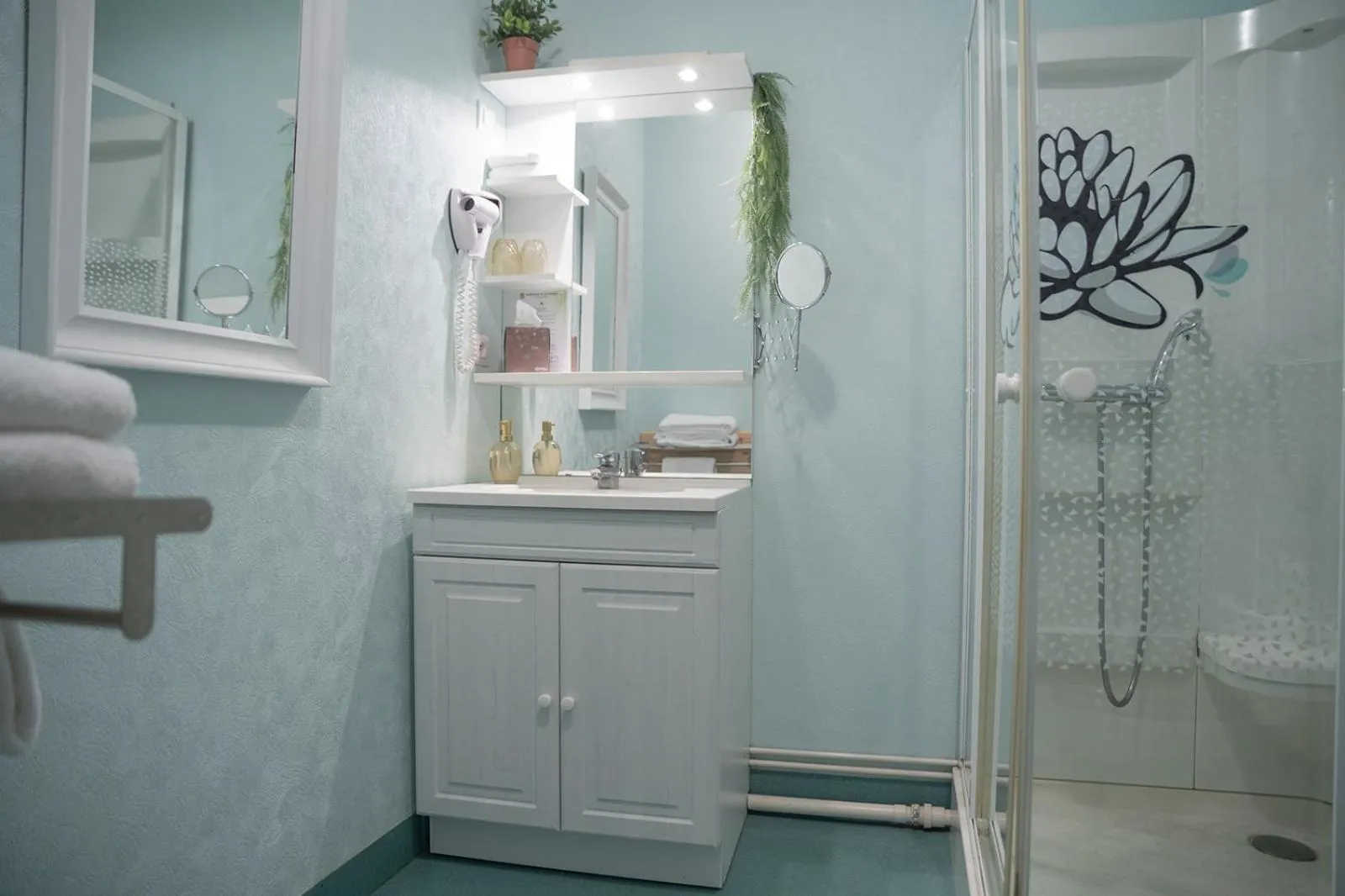 Bathroom in Le Fin Chapon