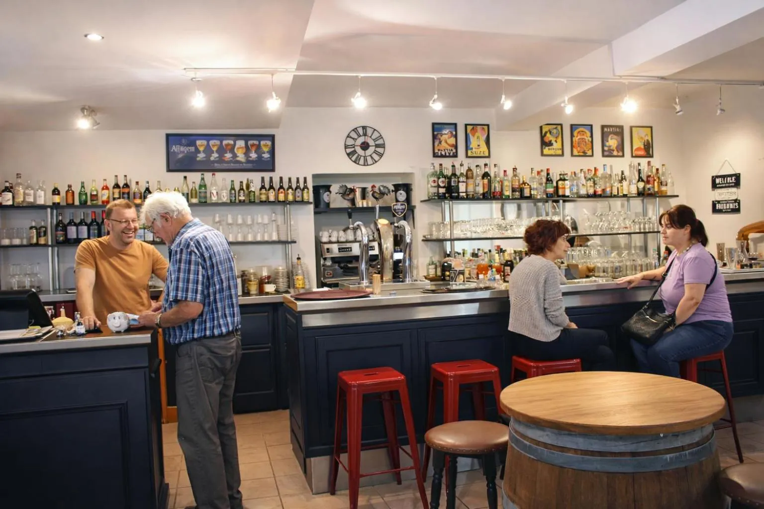 Lounge or bar in Le Fin Chapon