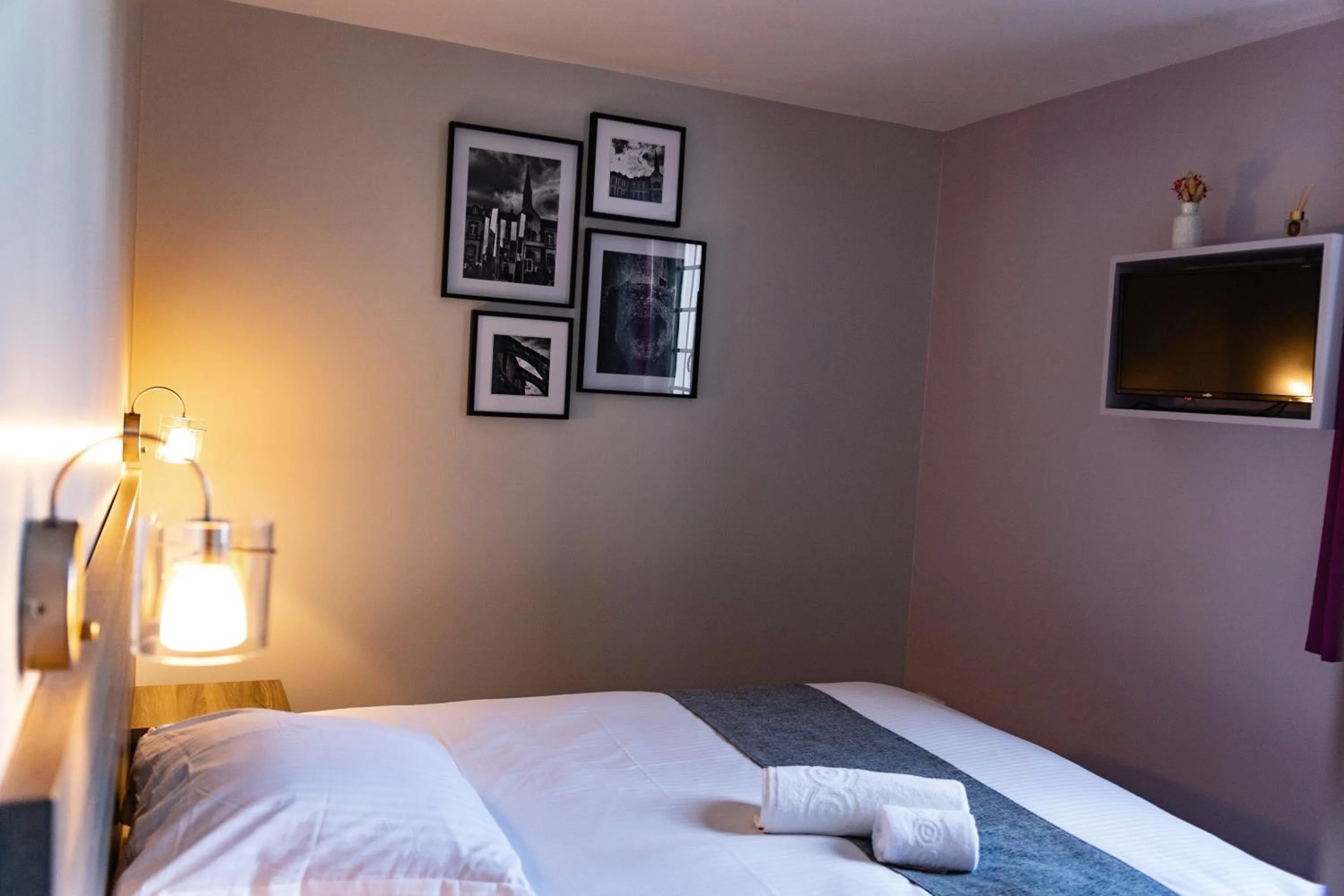 Bed in Hôtel restaurant La Grand Mare