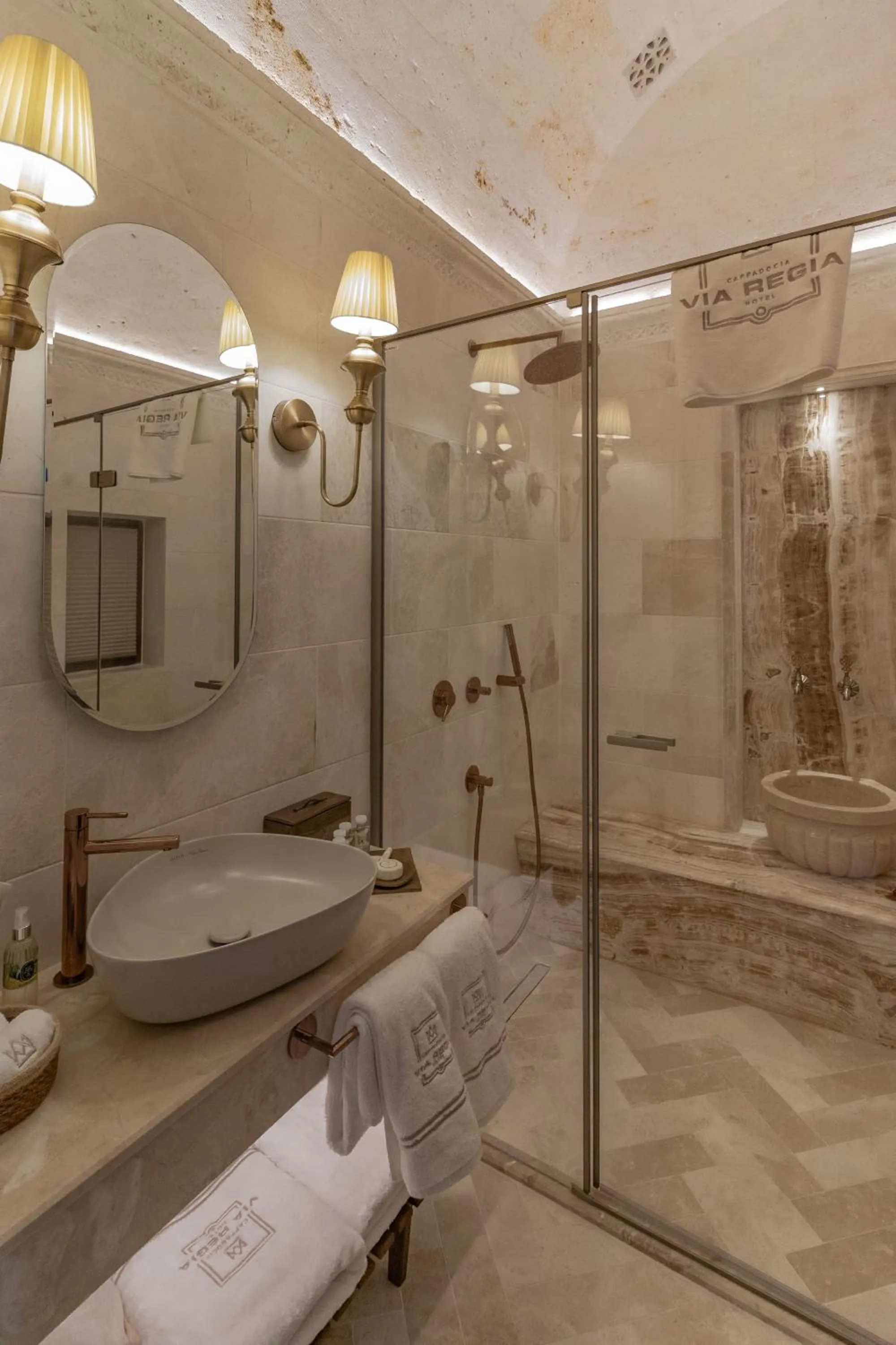 Shower in Via Regia Cappadocia Hotel