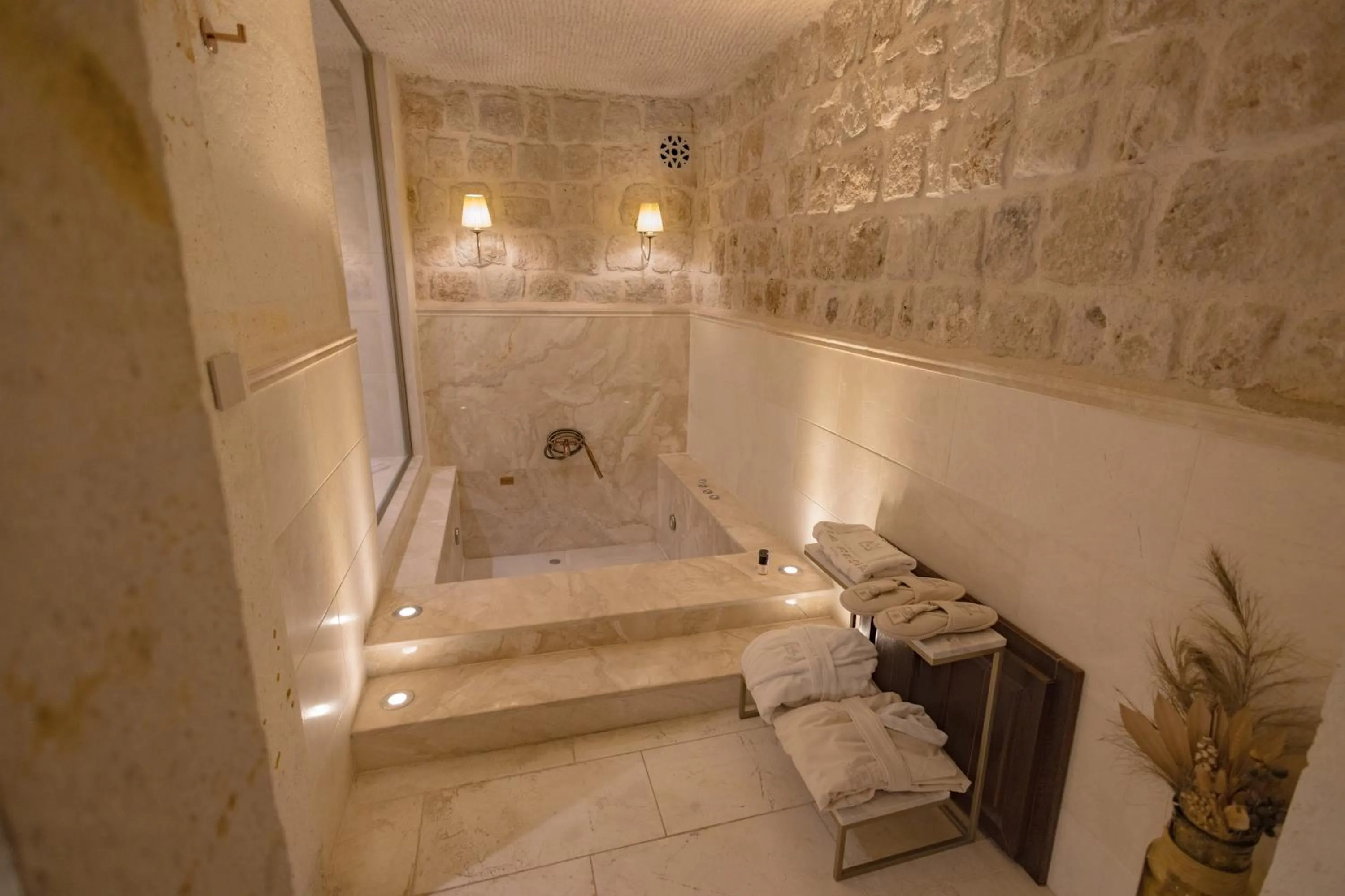Hot Tub in Via Regia Cappadocia Hotel