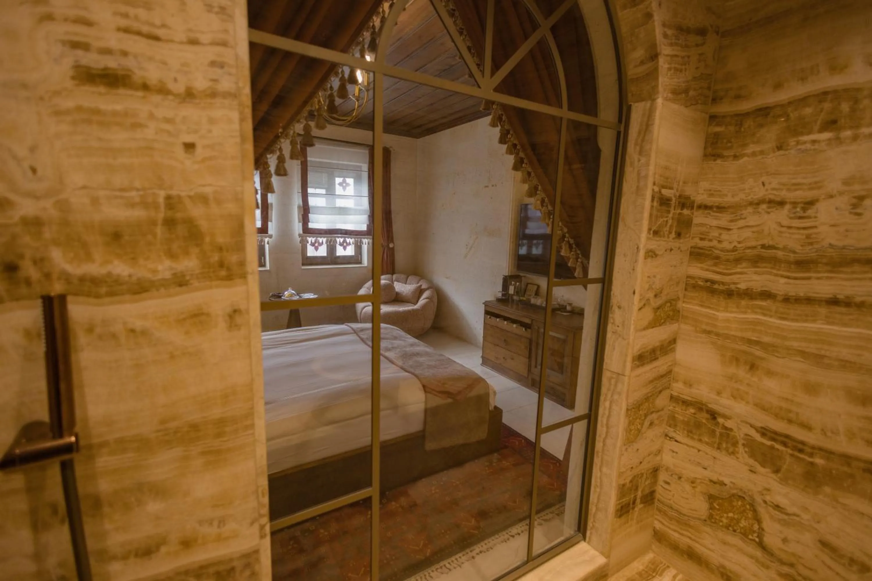 Bathroom, Bed in Via Regia Cappadocia Hotel