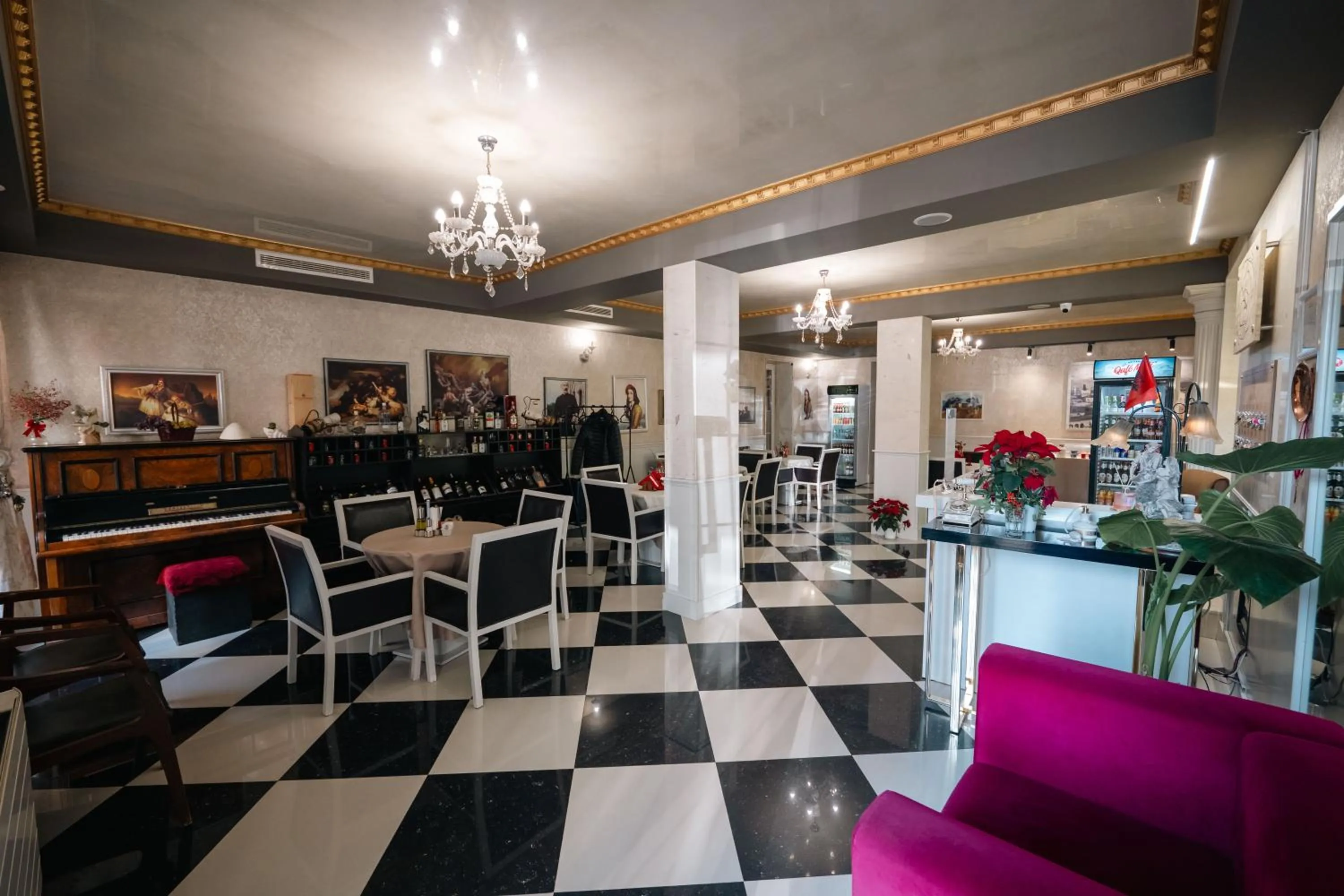 Restaurant/places to eat in Hotel Aria