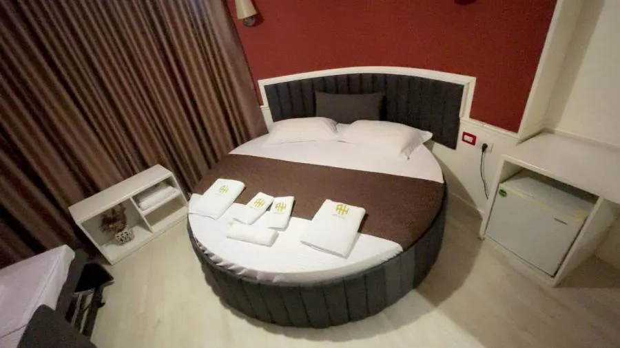 Bedroom, Bed in Hotel Aria