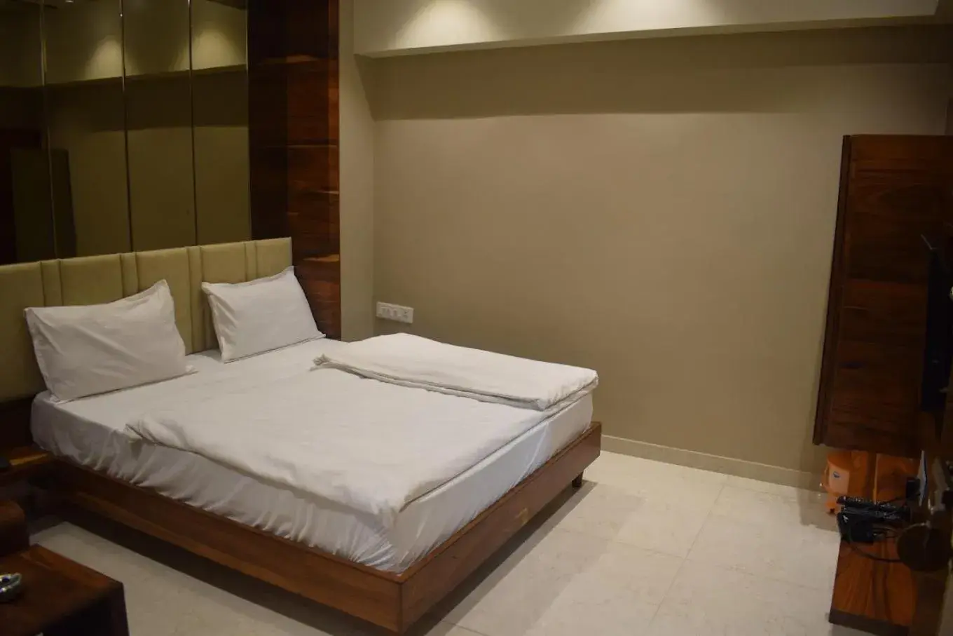 Bed in HOTEL PUSHPA INN Bed in HOTEL PUSHPA INN