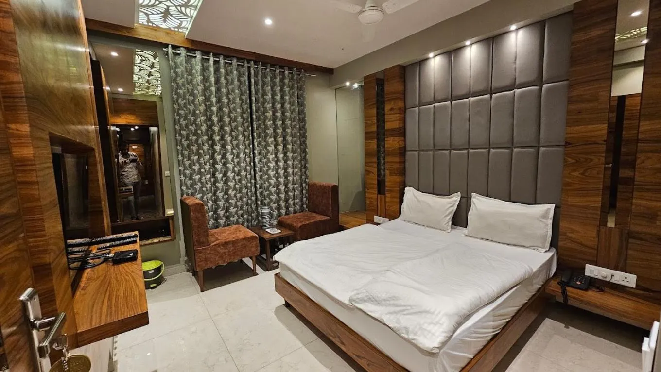 Bed in HOTEL PUSHPA INN