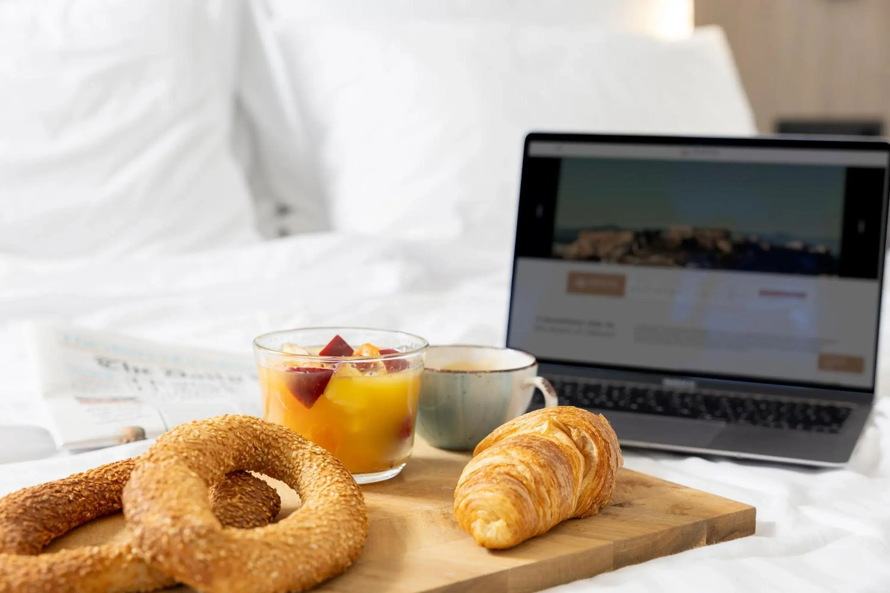 Bed in Hestia - Asklipiou 9 Bed in Hestia - Asklipiou 9