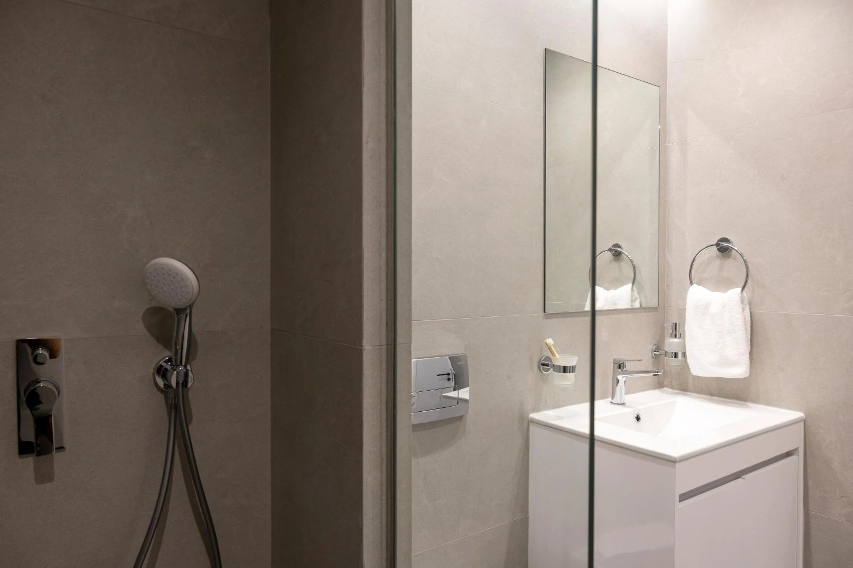 Bathroom in Hestia - Asklipiou 9