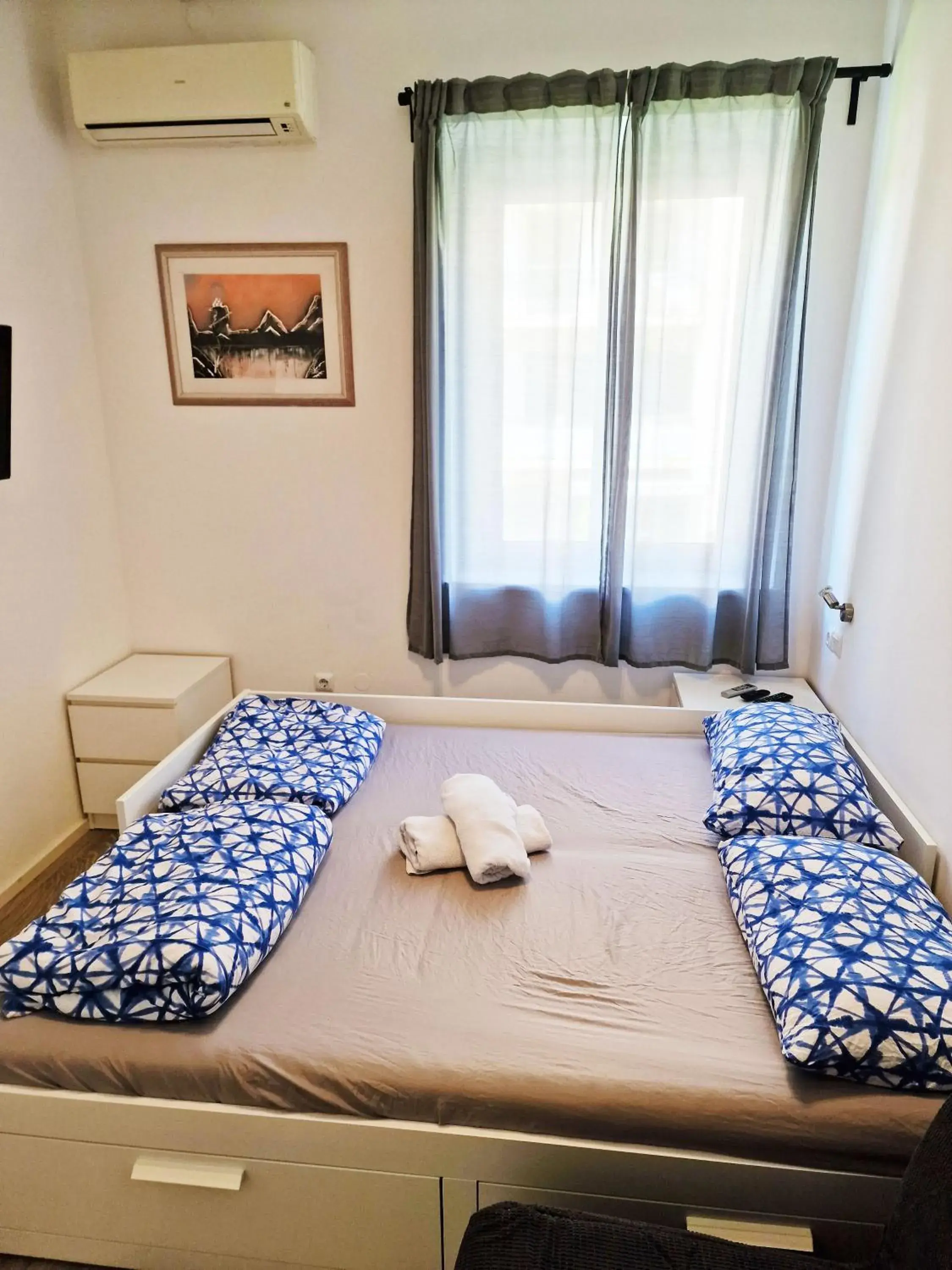 Double Room with Shared Bathroom in Croparadise Hostel Double Room with Shared Bathroom in Croparadise Hostel