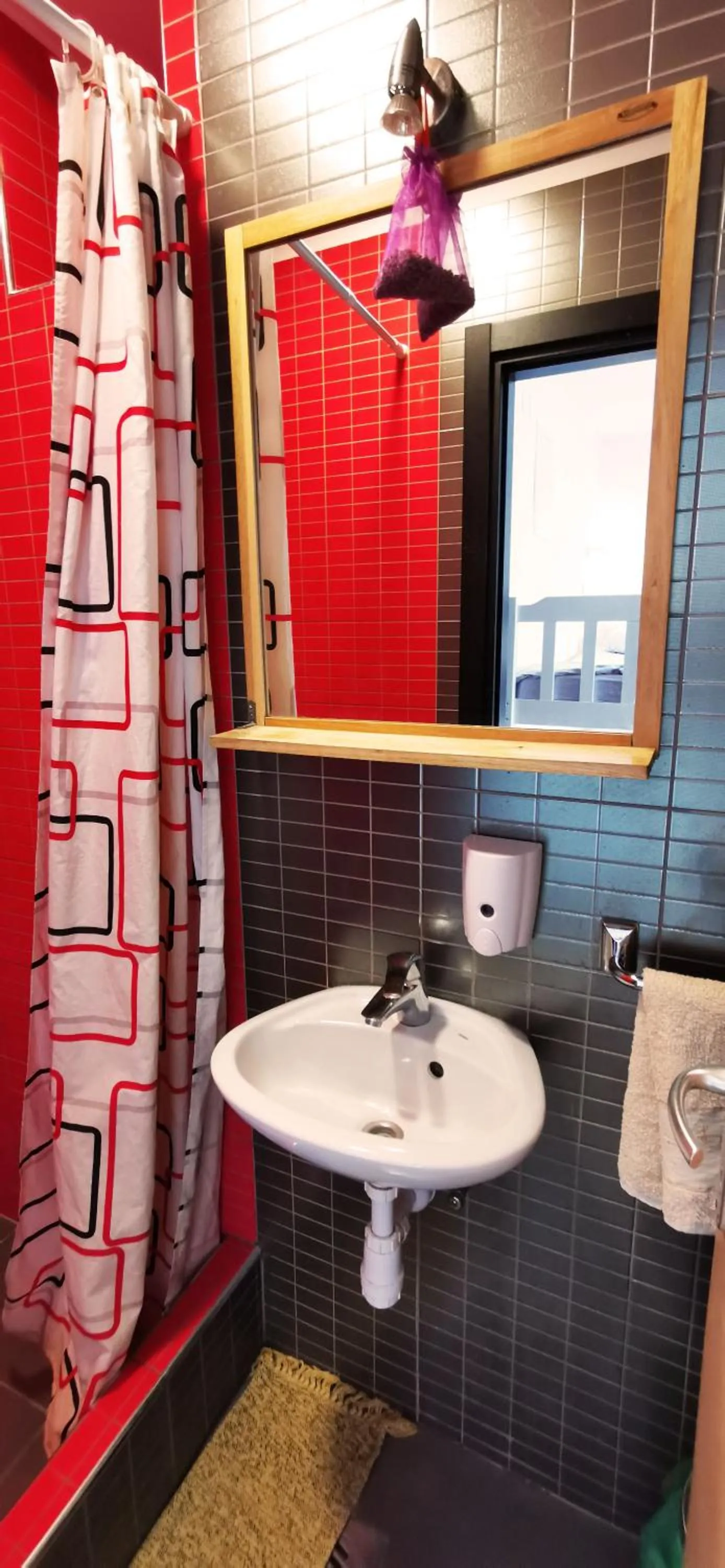 Shower in Croparadise Hostel