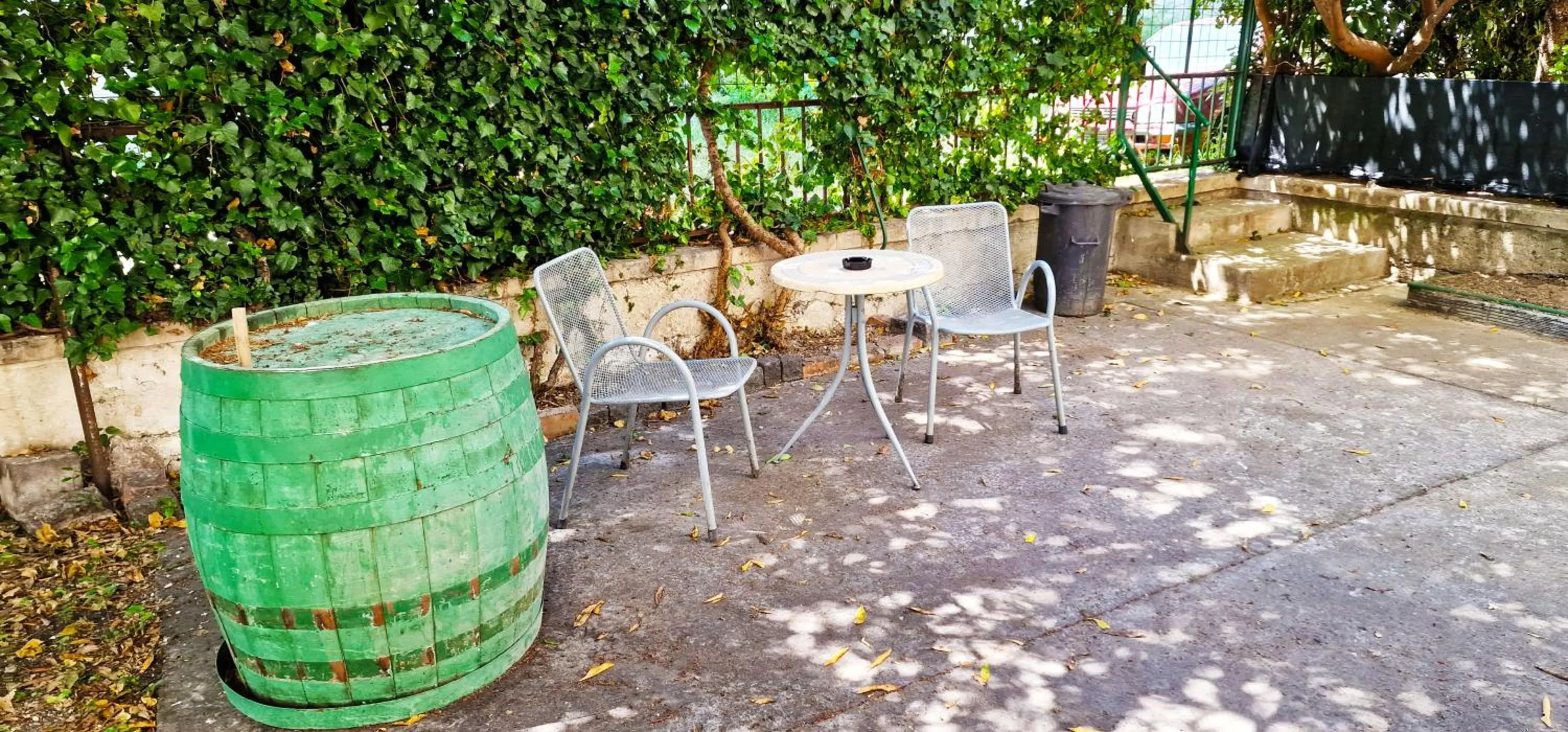 Garden in Croparadise Hostel