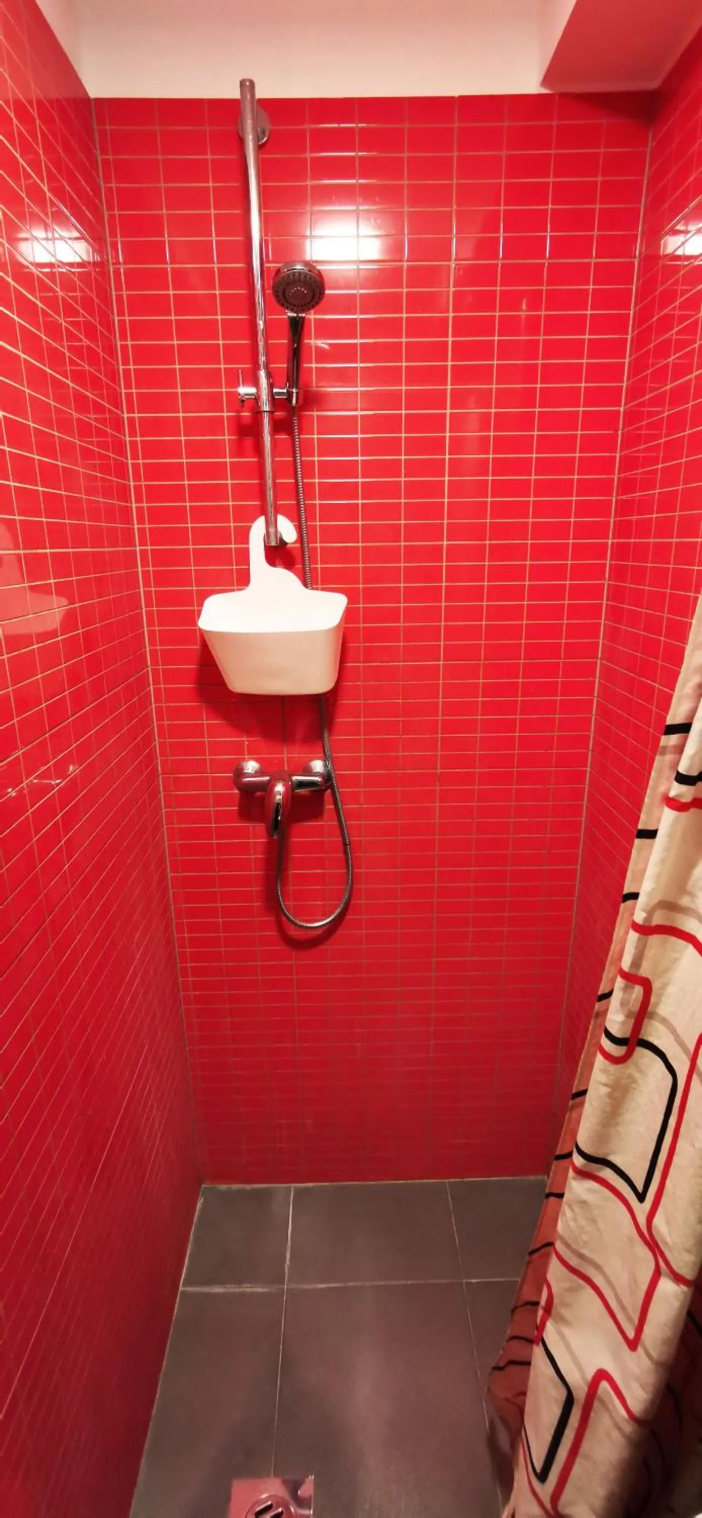 Shower in Croparadise Hostel