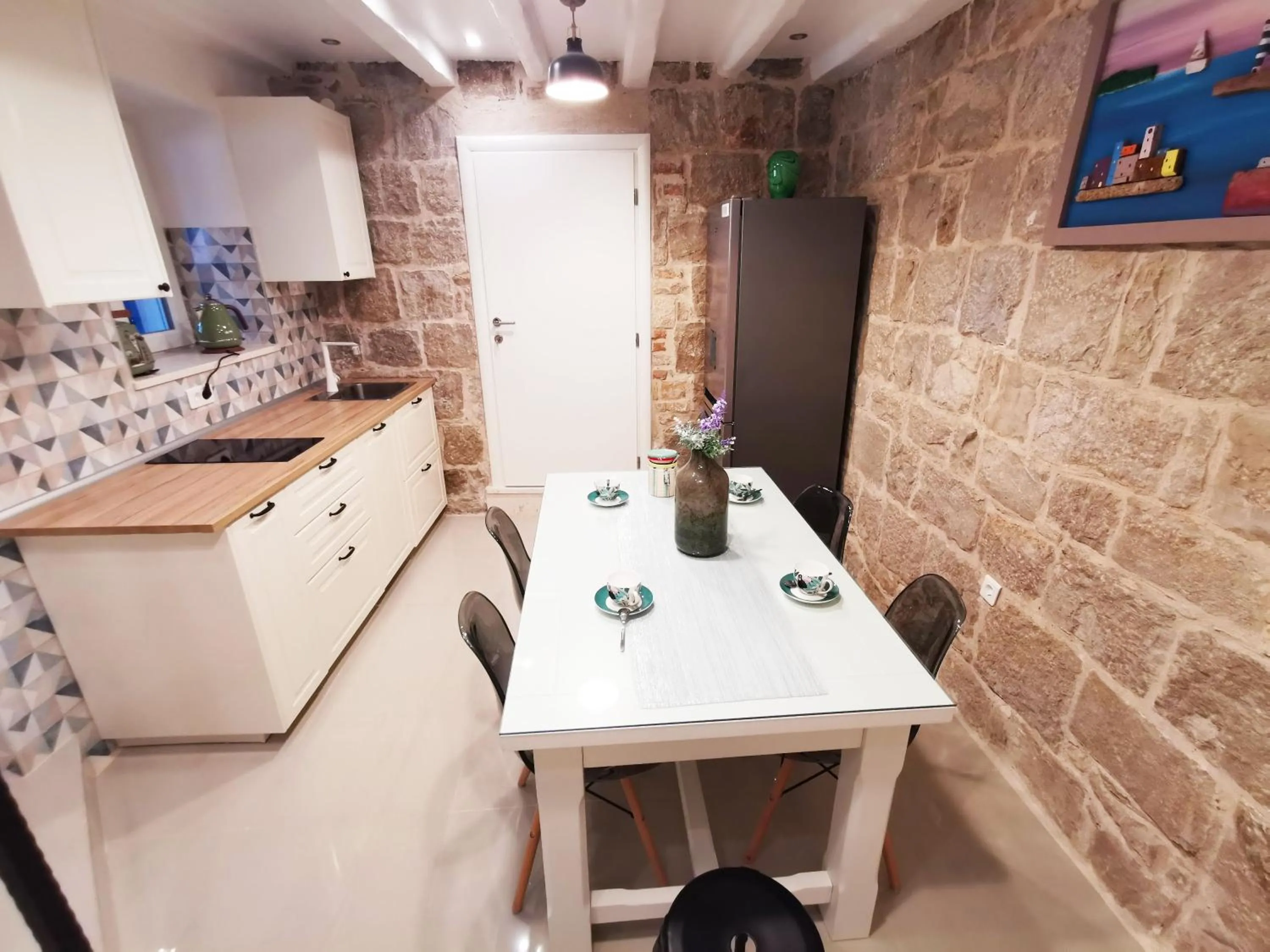 Kitchen or kitchenette in Croparadise Hostel