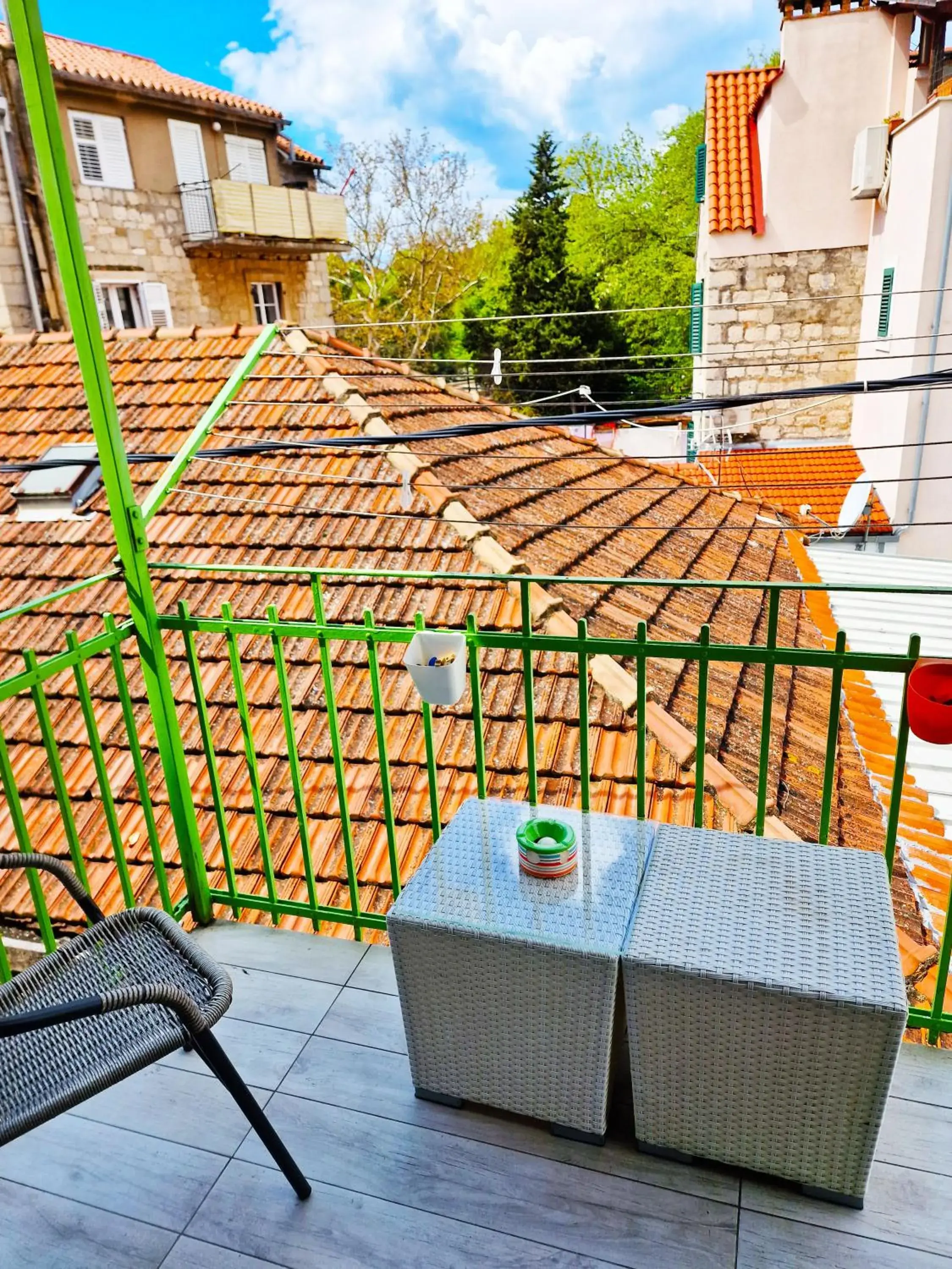 Property building in Croparadise Hostel Property building in Croparadise Hostel