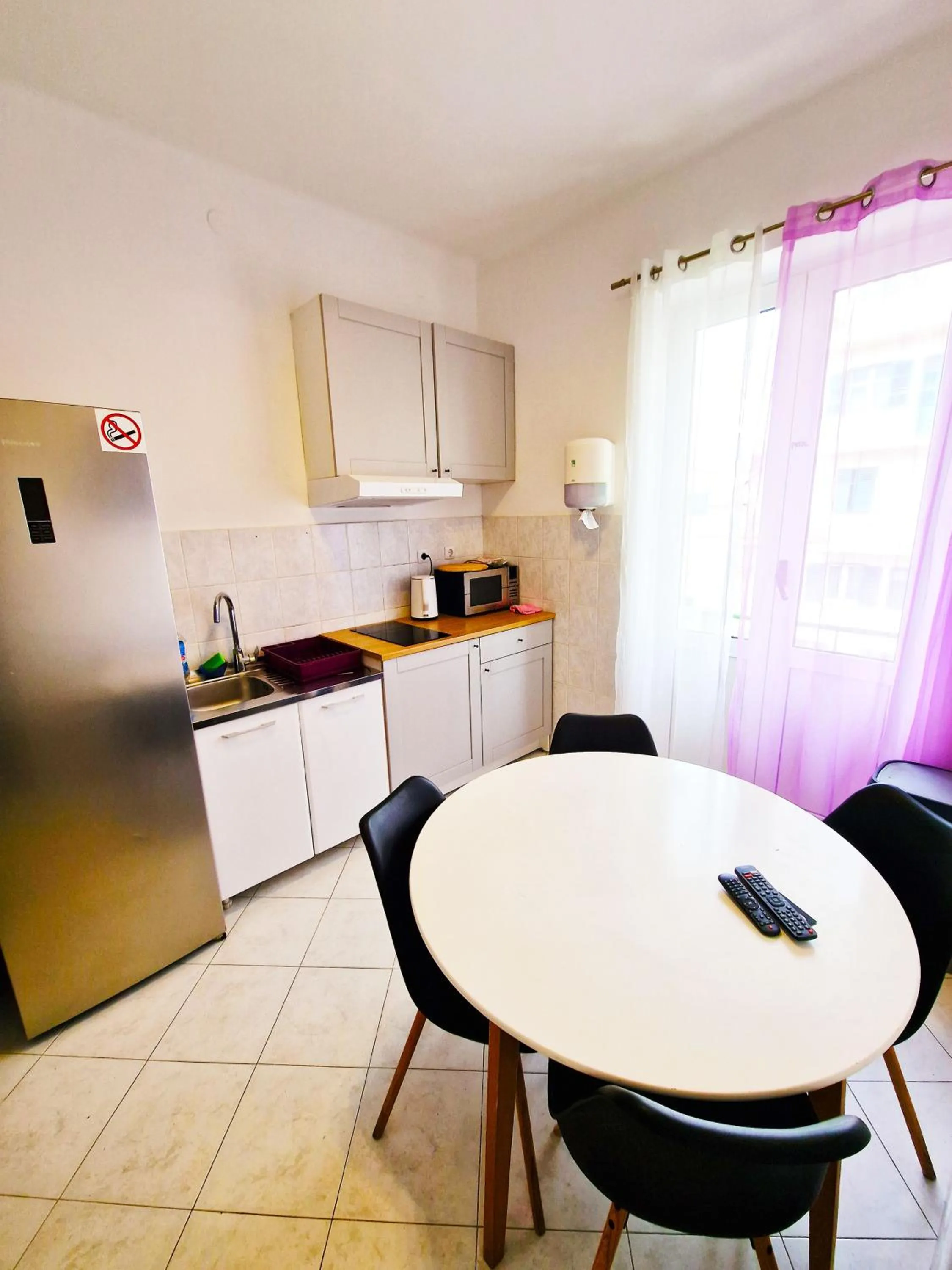 Kitchen or kitchenette in Croparadise Hostel