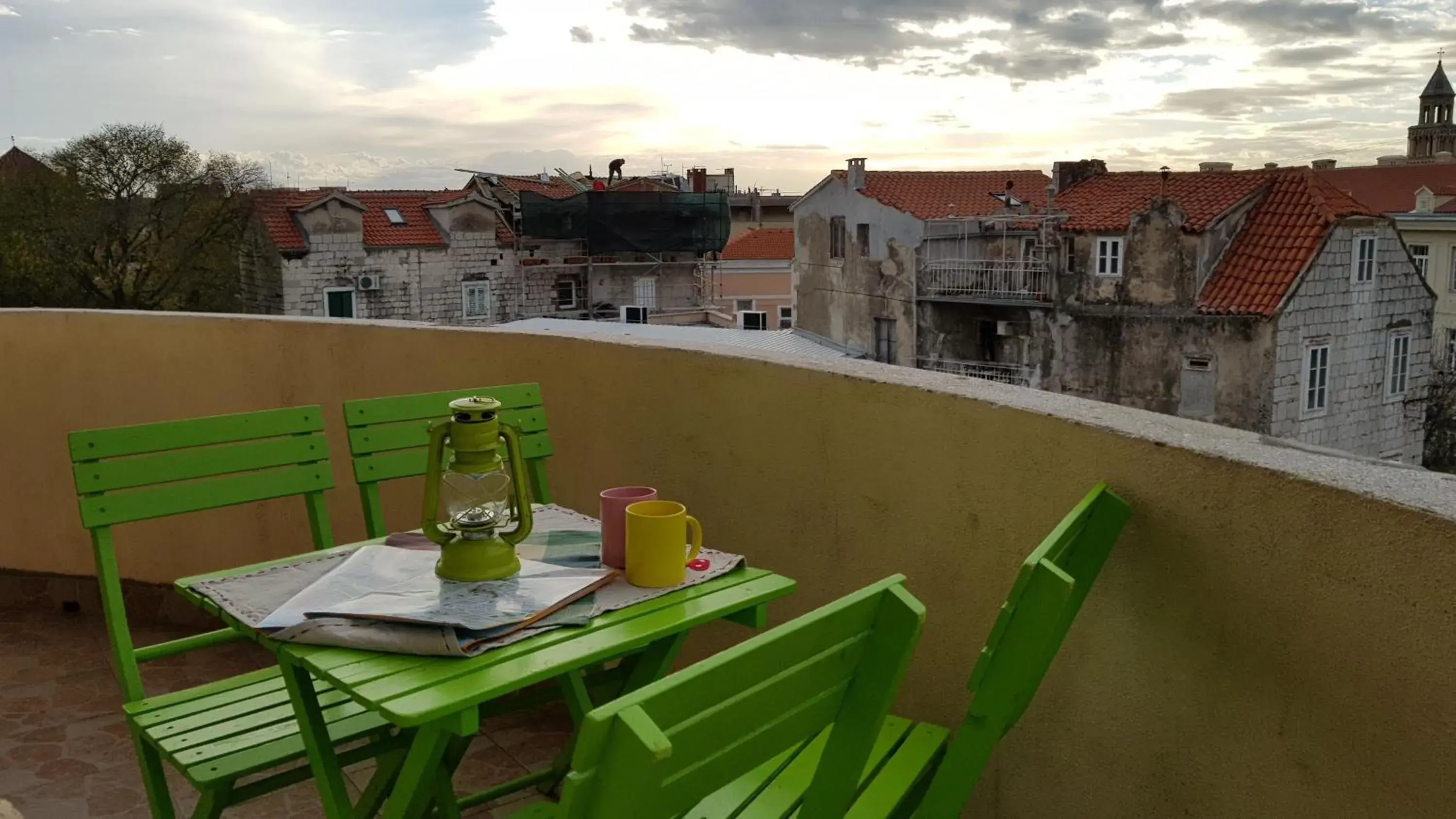 Property building in Croparadise Hostel Property building in Croparadise Hostel