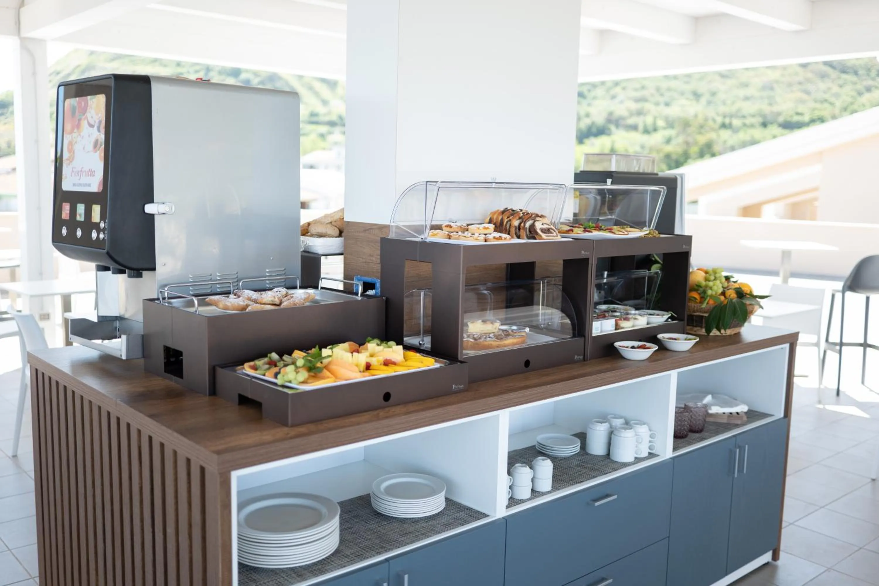 Food in Middle Town Palace