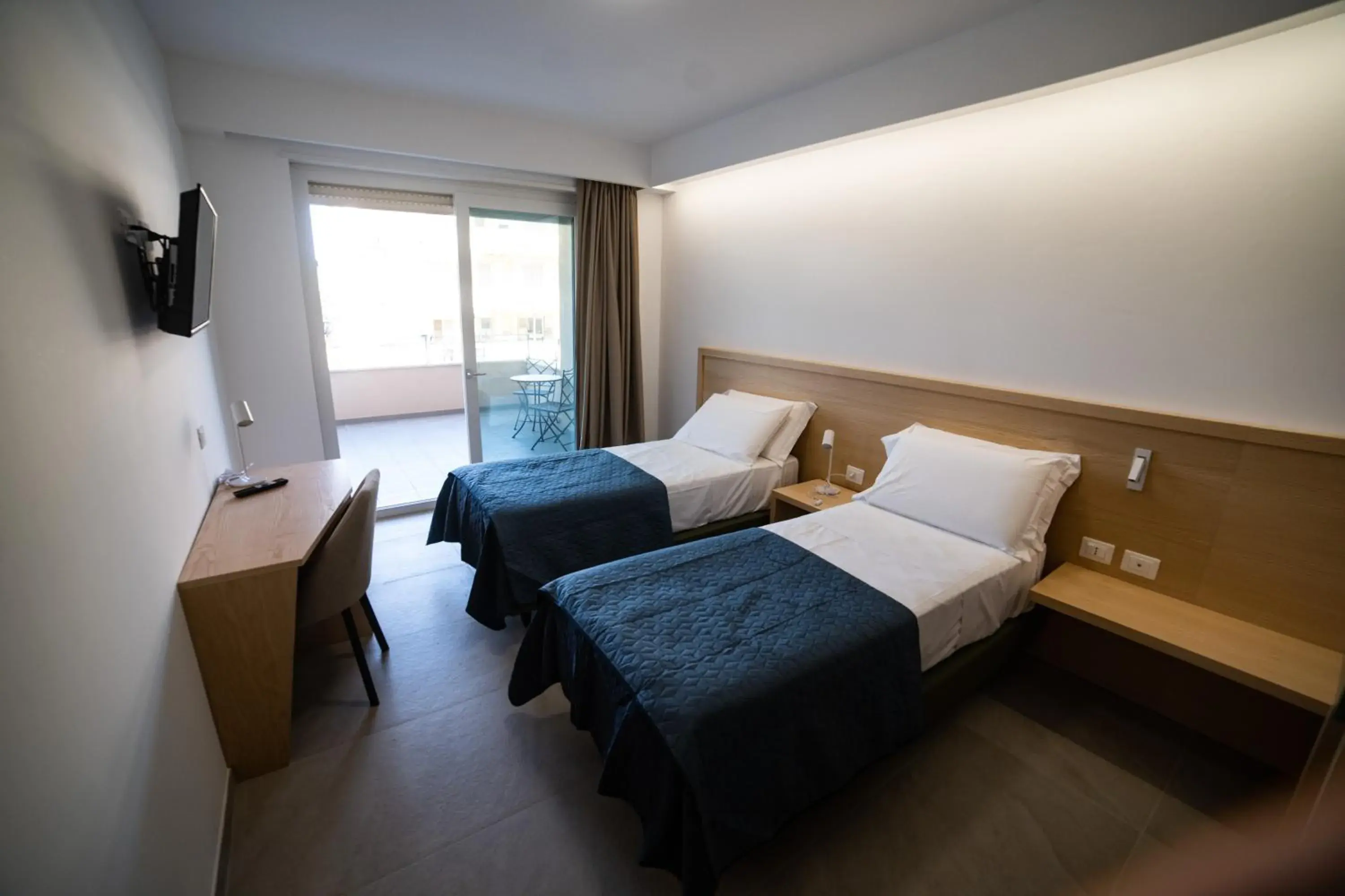 Bedroom, Bed in Middle Town Palace Bedroom, Bed in Middle Town Palace