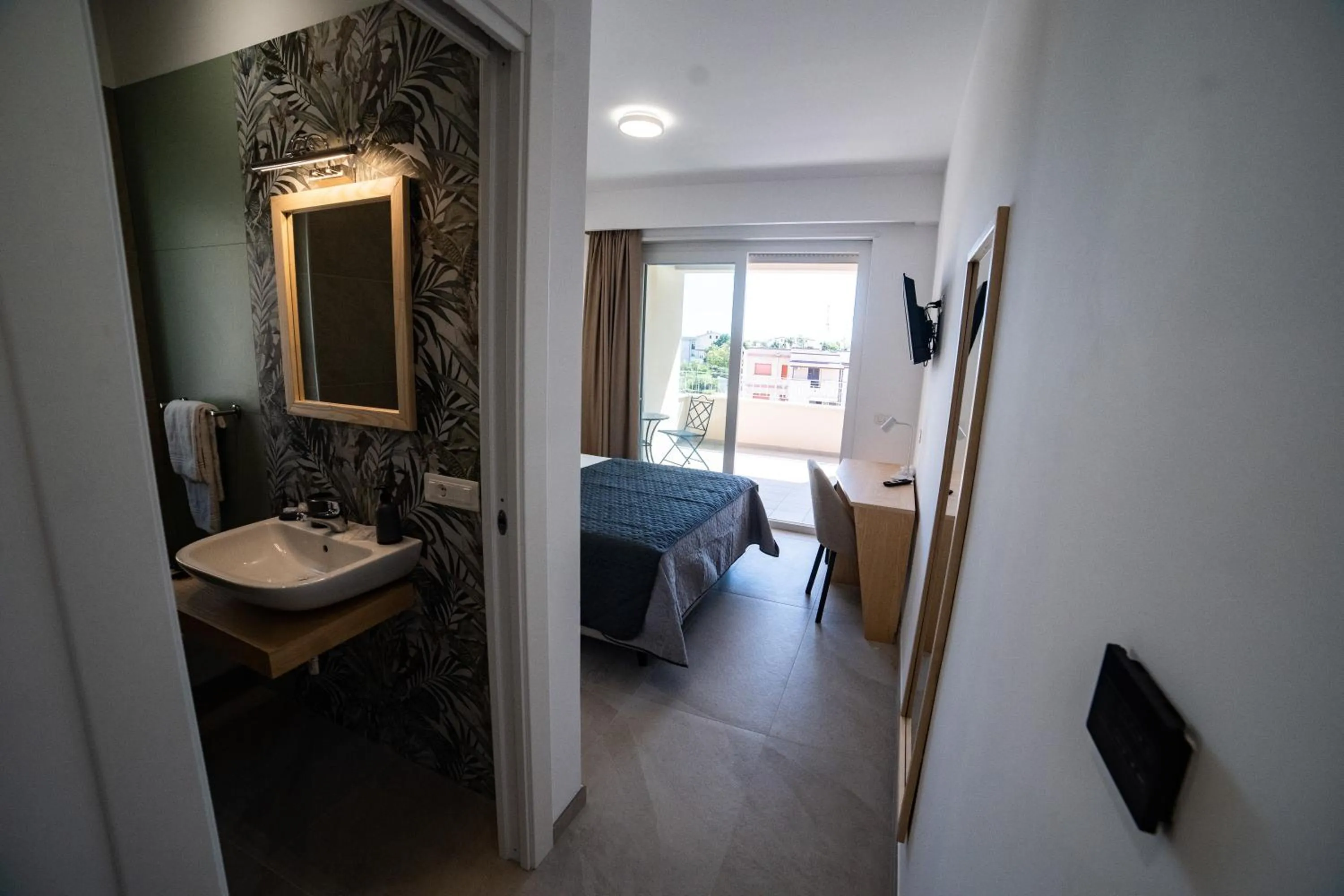 Bed in Middle Town Palace