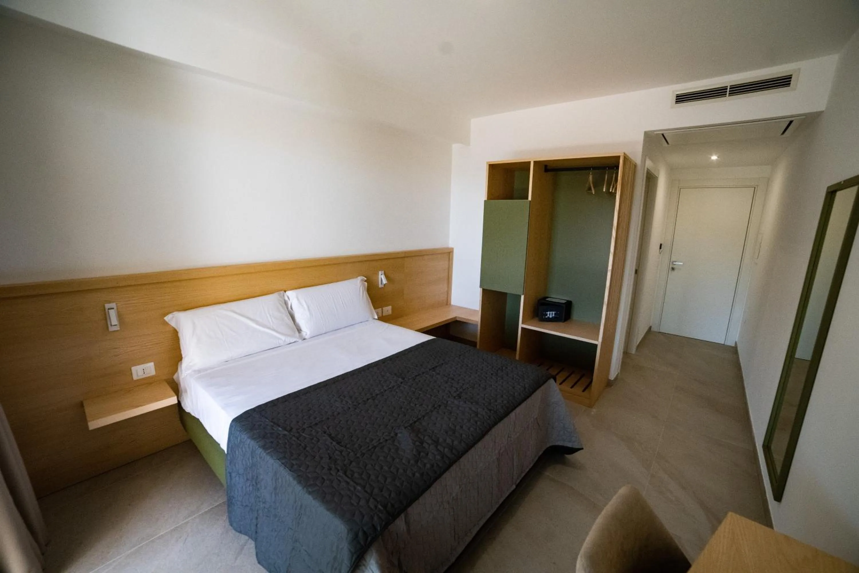 Bed in Middle Town Palace