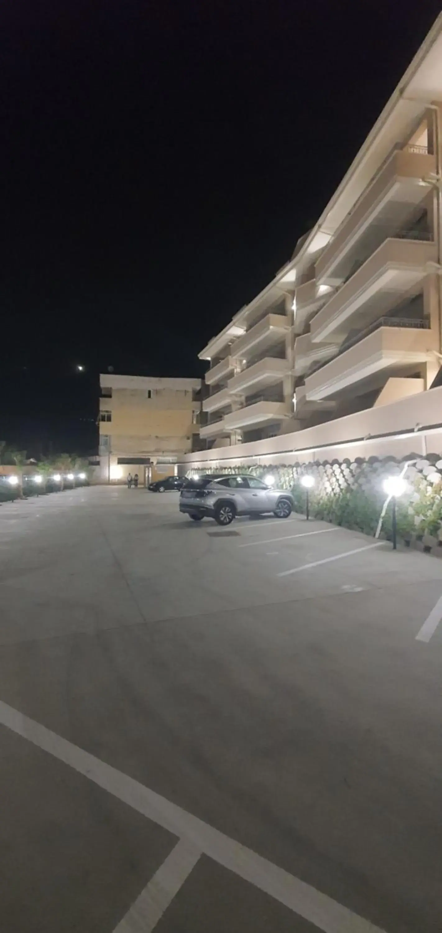 Property building in Middle Town Palace Property building in Middle Town Palace