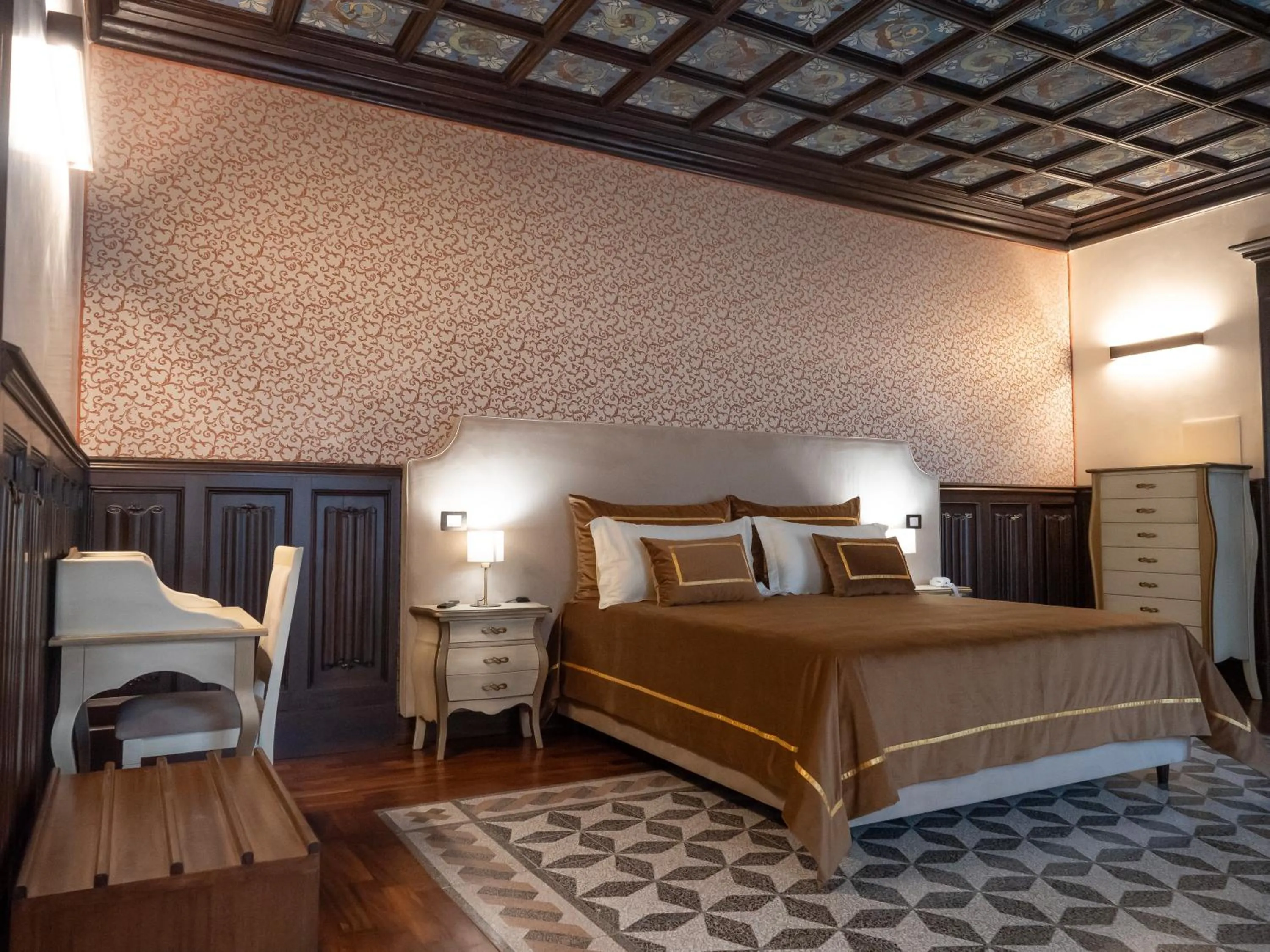 Bed in Villa Alliata di Pietratagliata