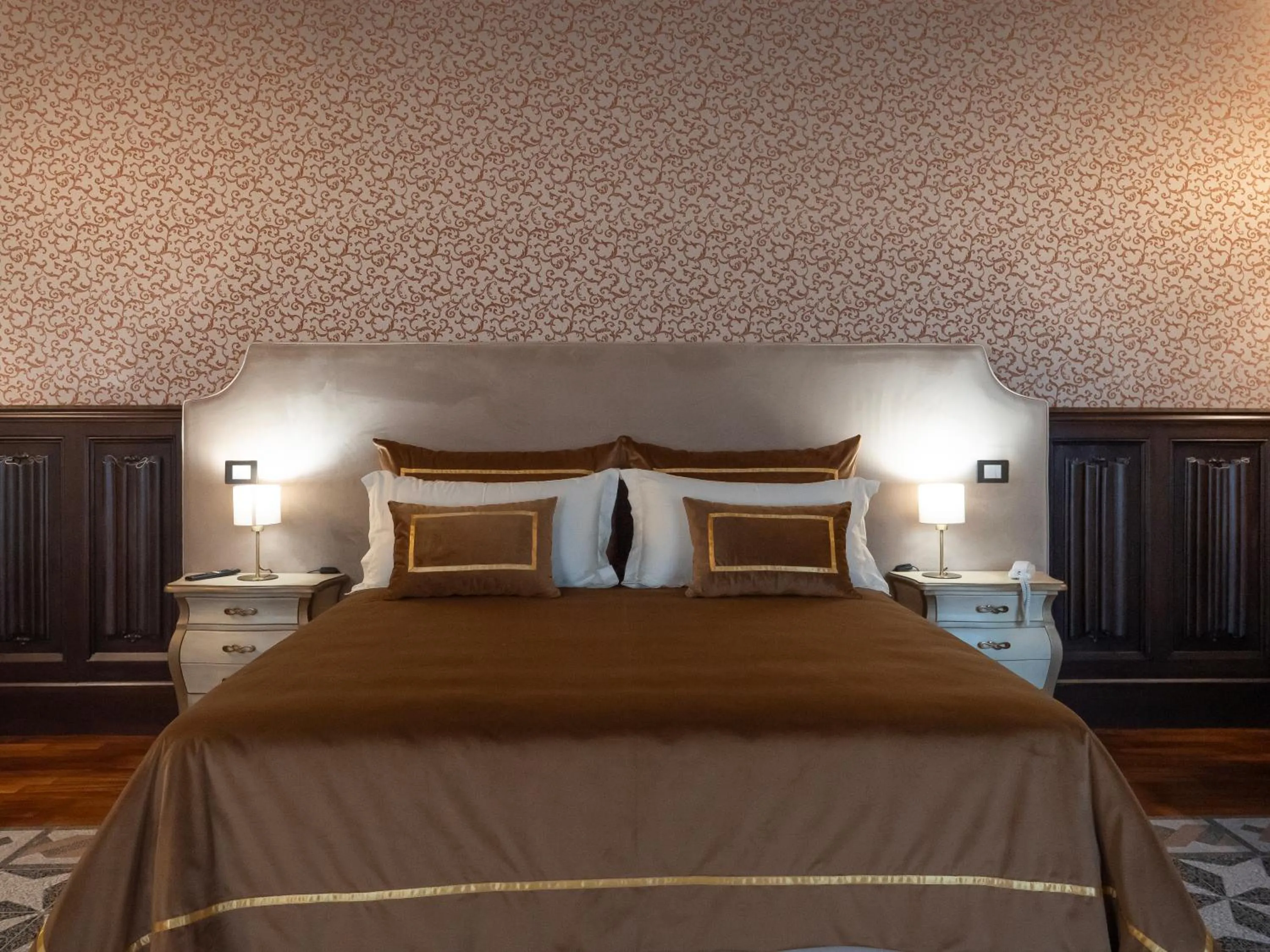 Bed in Villa Alliata di Pietratagliata