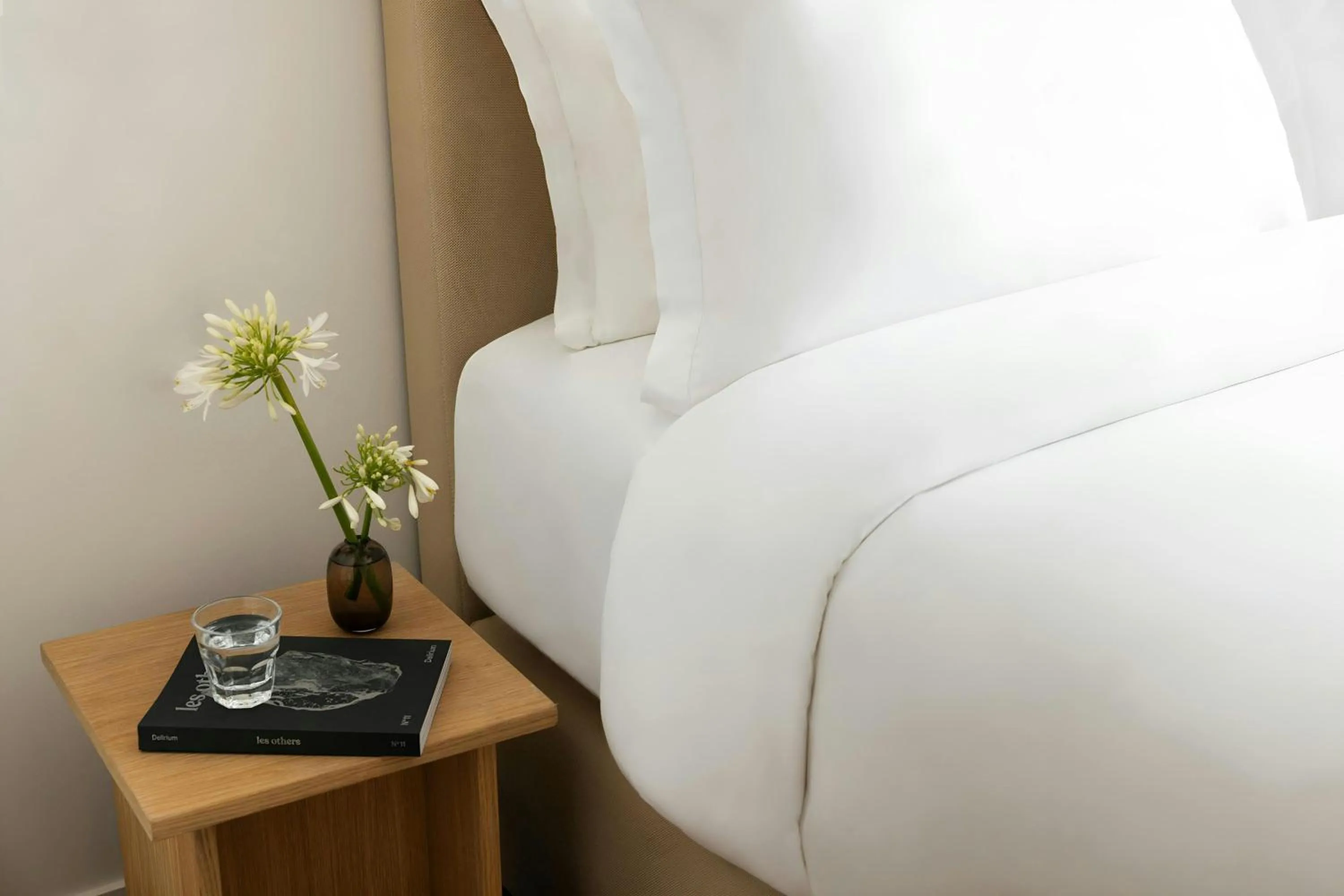 Bedroom, Bed in Yvette Hotel Porte de Versailles, Sonder by Marriott Bonvoy