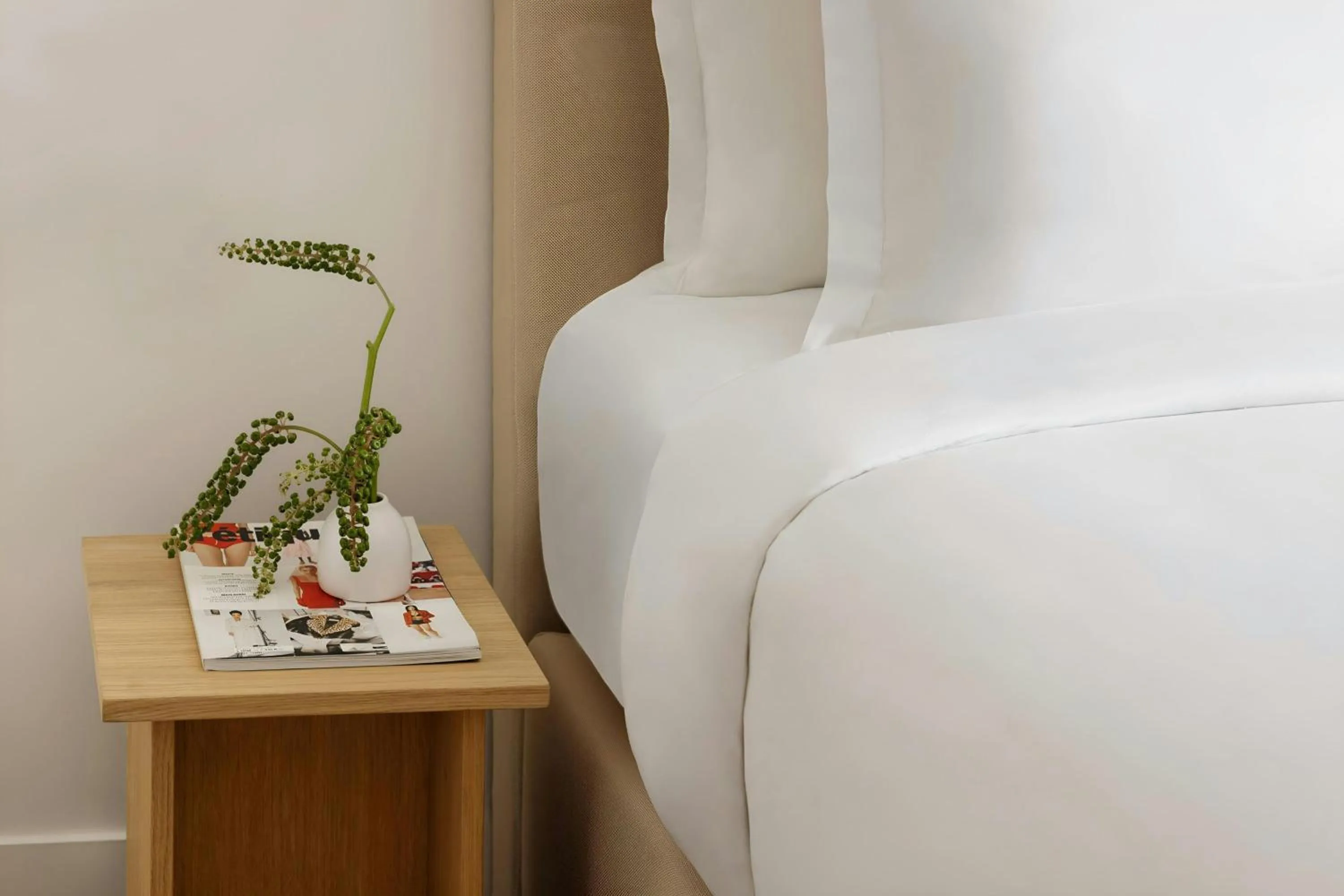 Bedroom, Bed in Yvette Hotel Porte de Versailles, Sonder by Marriott Bonvoy