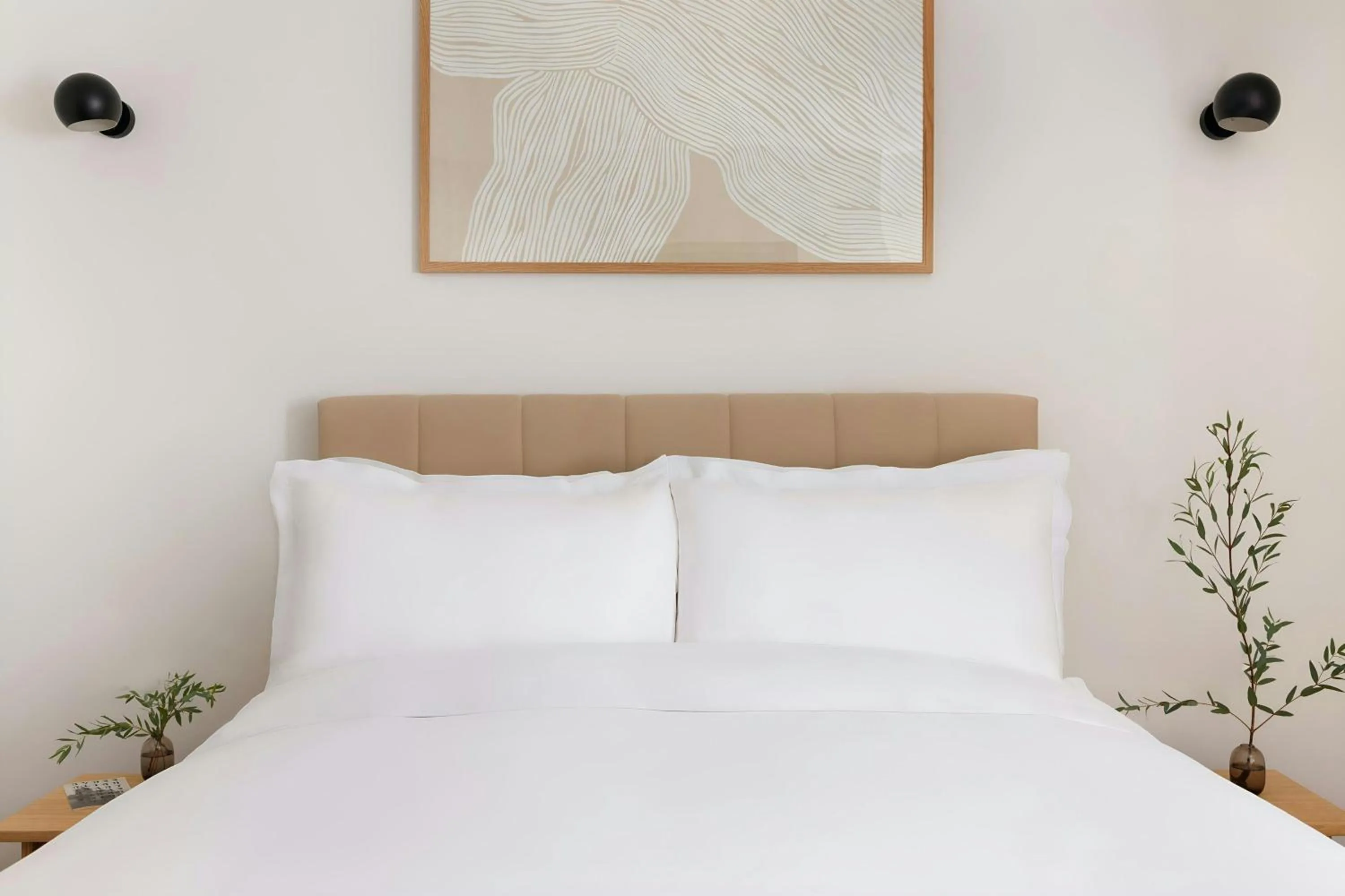 Bedroom, Bed in Yvette Hotel Porte de Versailles, Sonder by Marriott Bonvoy